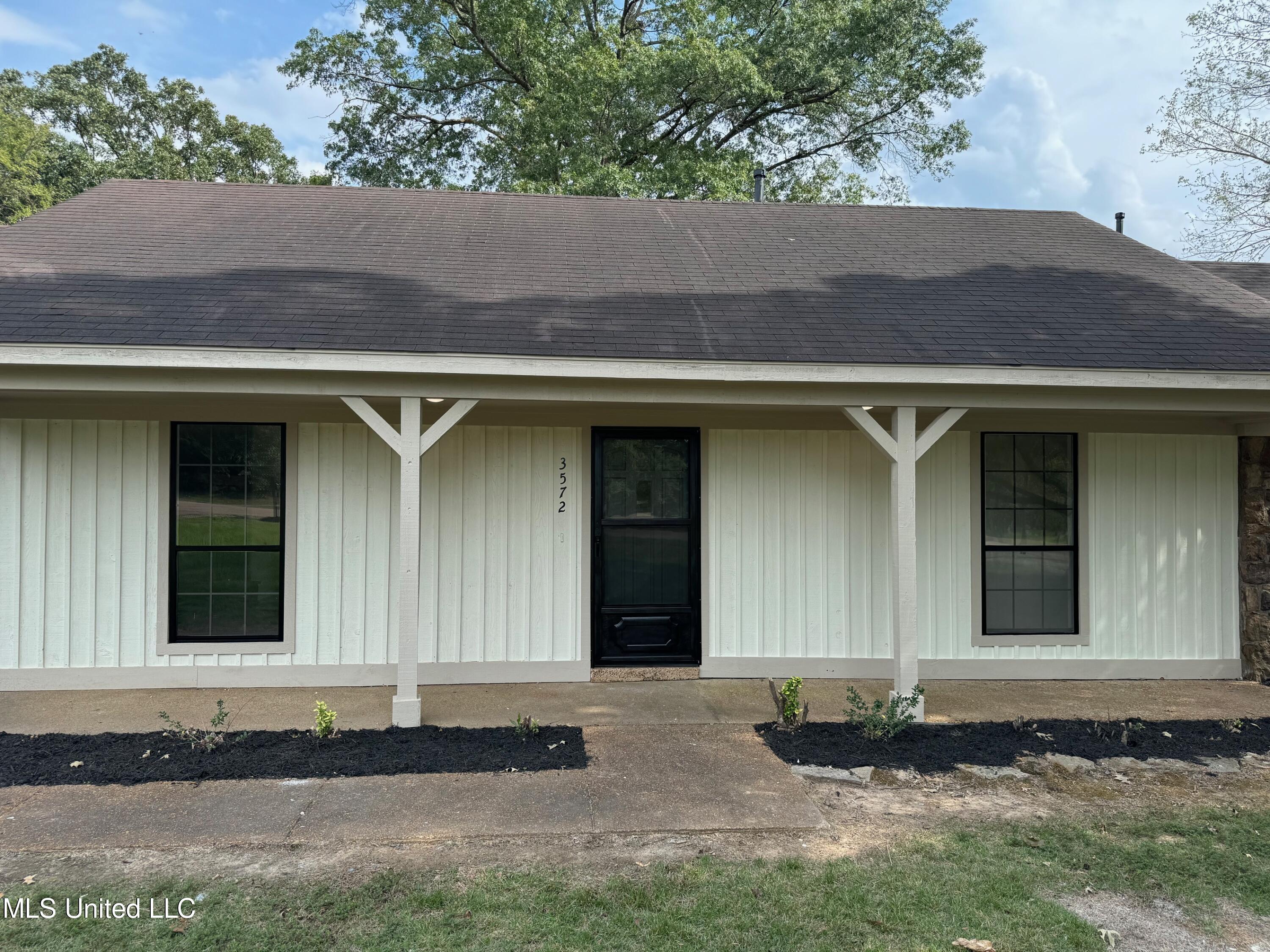 3572 Evergreen Drive, Olive Branch, Mississippi image 1