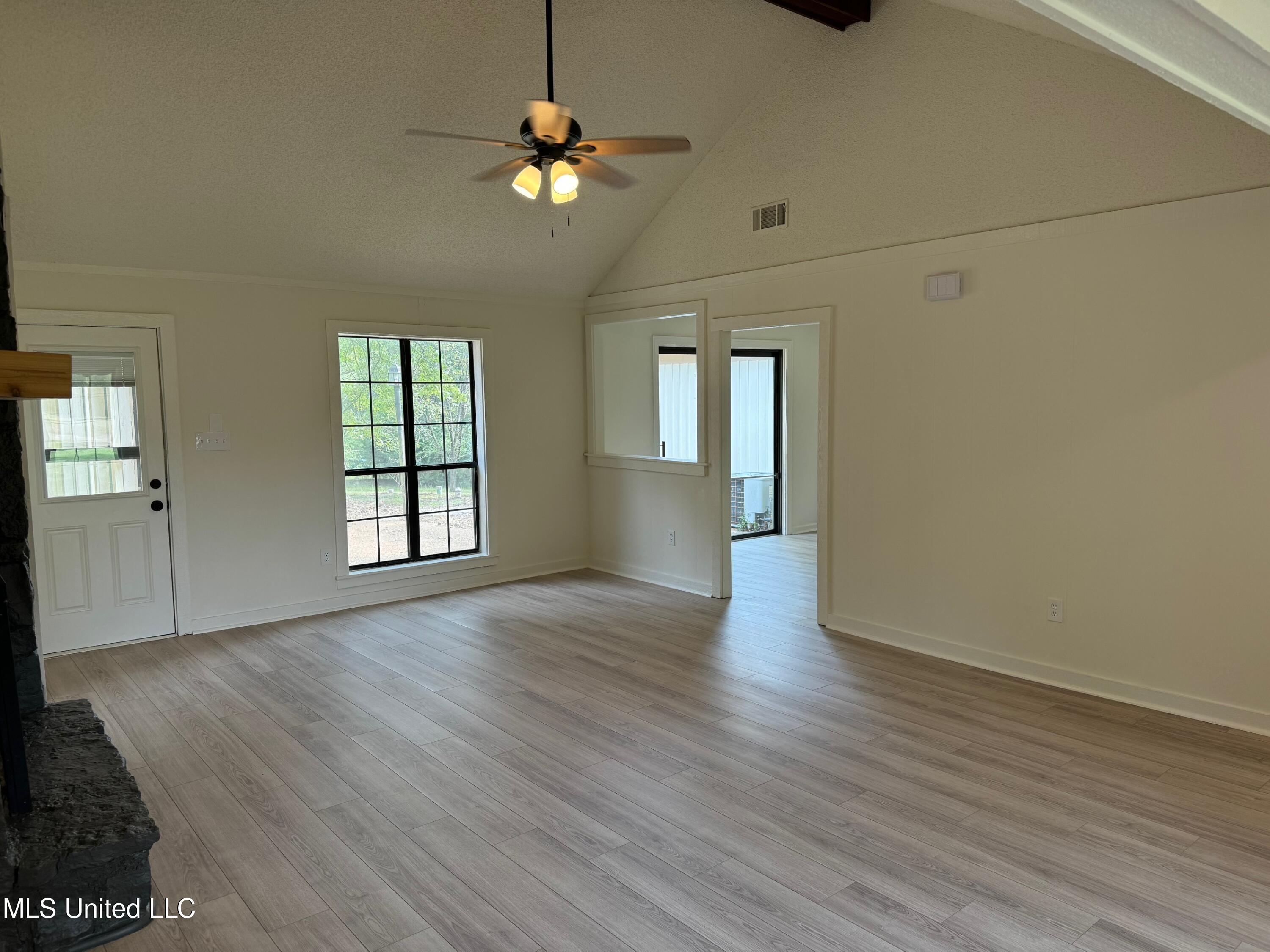 3572 Evergreen Drive, Olive Branch, Mississippi image 14