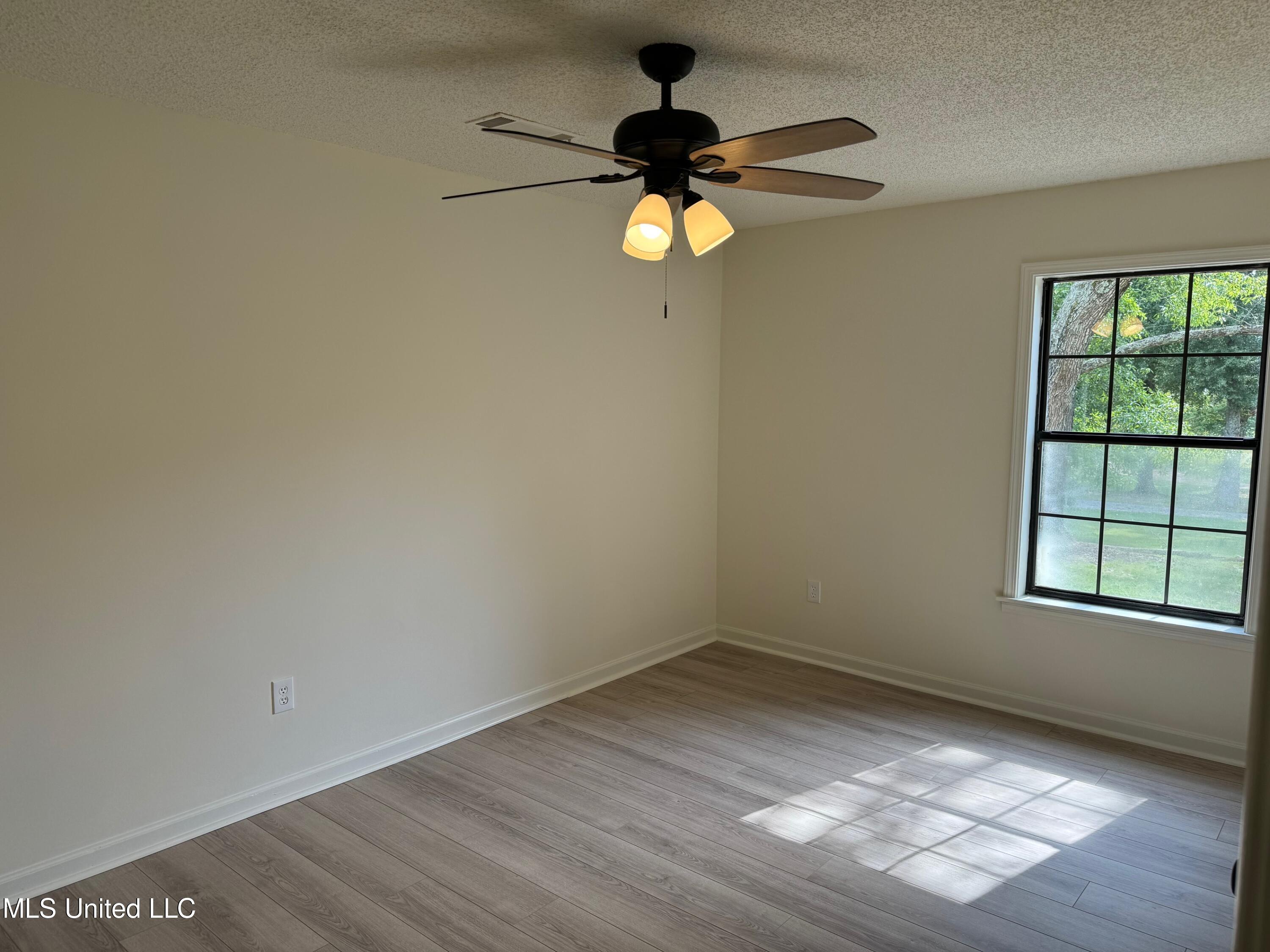 3572 Evergreen Drive, Olive Branch, Mississippi image 20