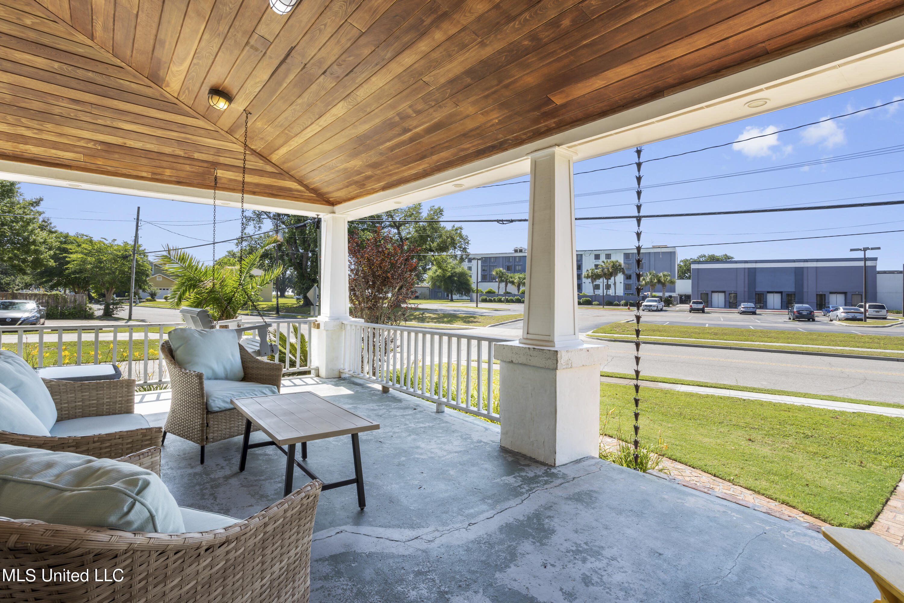 1628 2nd Street, Gulfport, Mississippi image 3