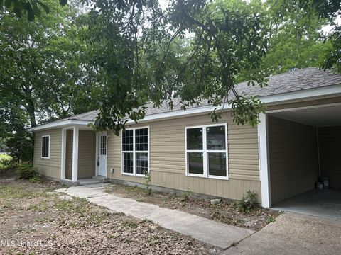 Single Family Residence in Biloxi MS 1760 State Street.jpg