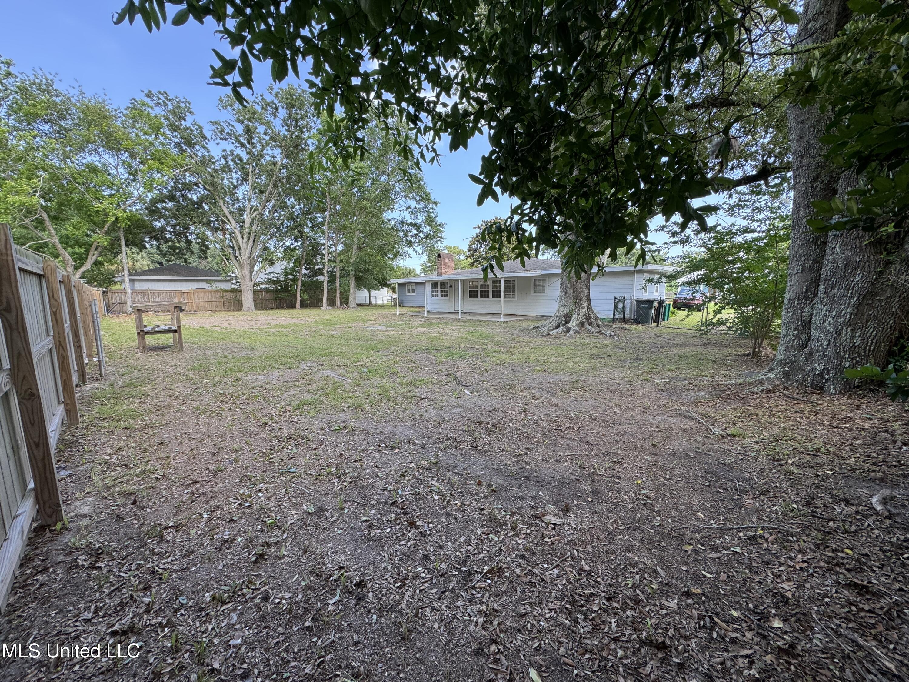 318 E 4th Street, Long Beach, Mississippi image 4
