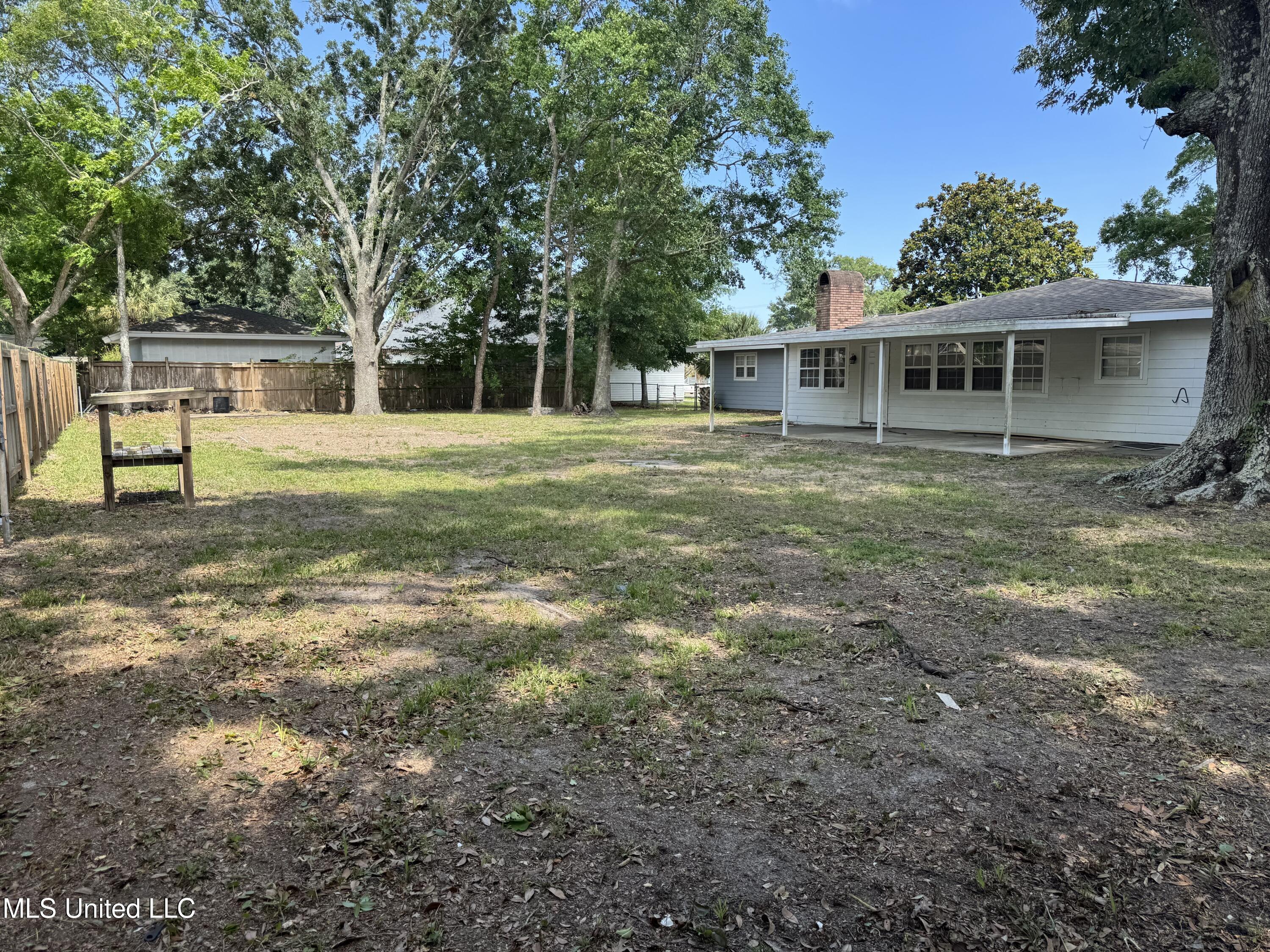 318 E 4th Street, Long Beach, Mississippi image 2