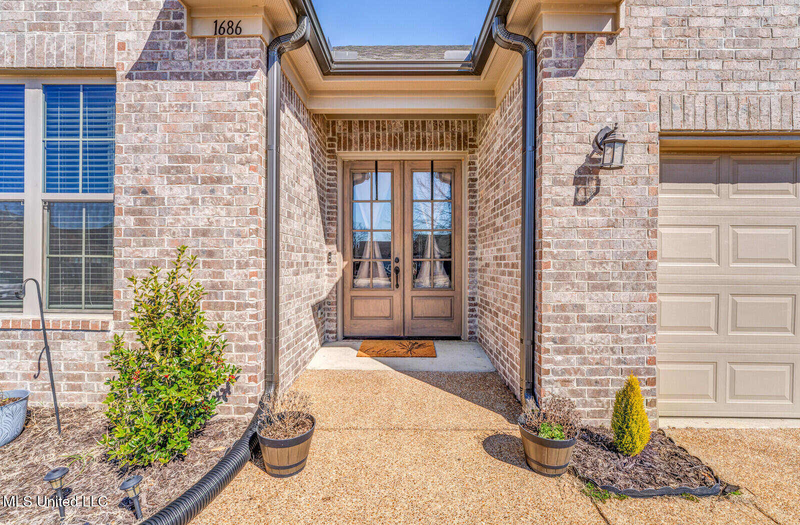 1686 Jane Ayre Drive, Southaven, Mississippi image 4