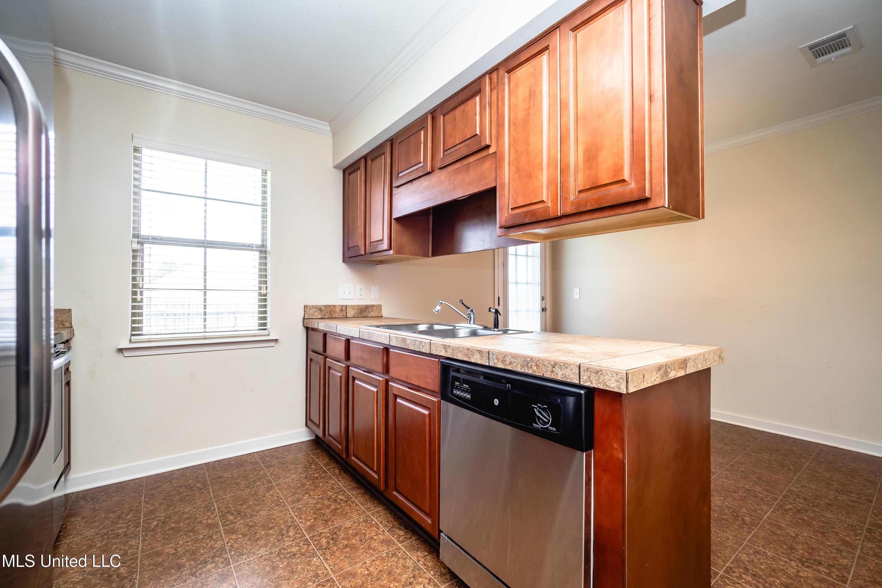 478 Fairway Avenue, Byram, Mississippi image 5