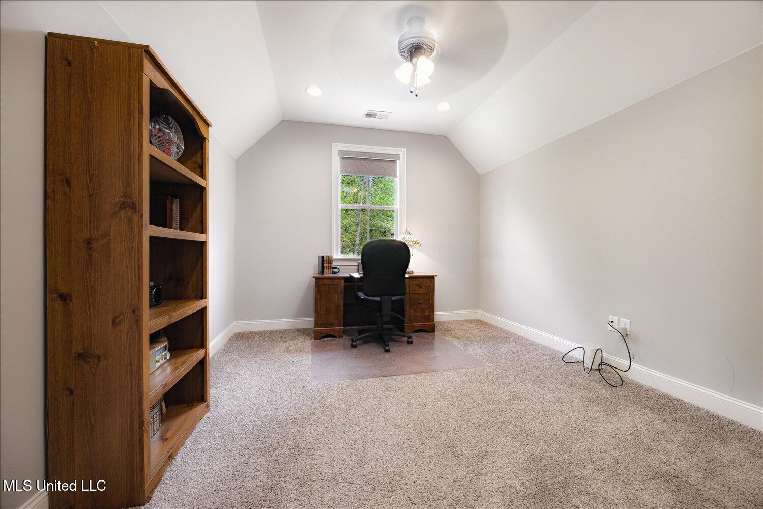 6264 Valley Oaks Drive, Olive Branch, Mississippi image 27