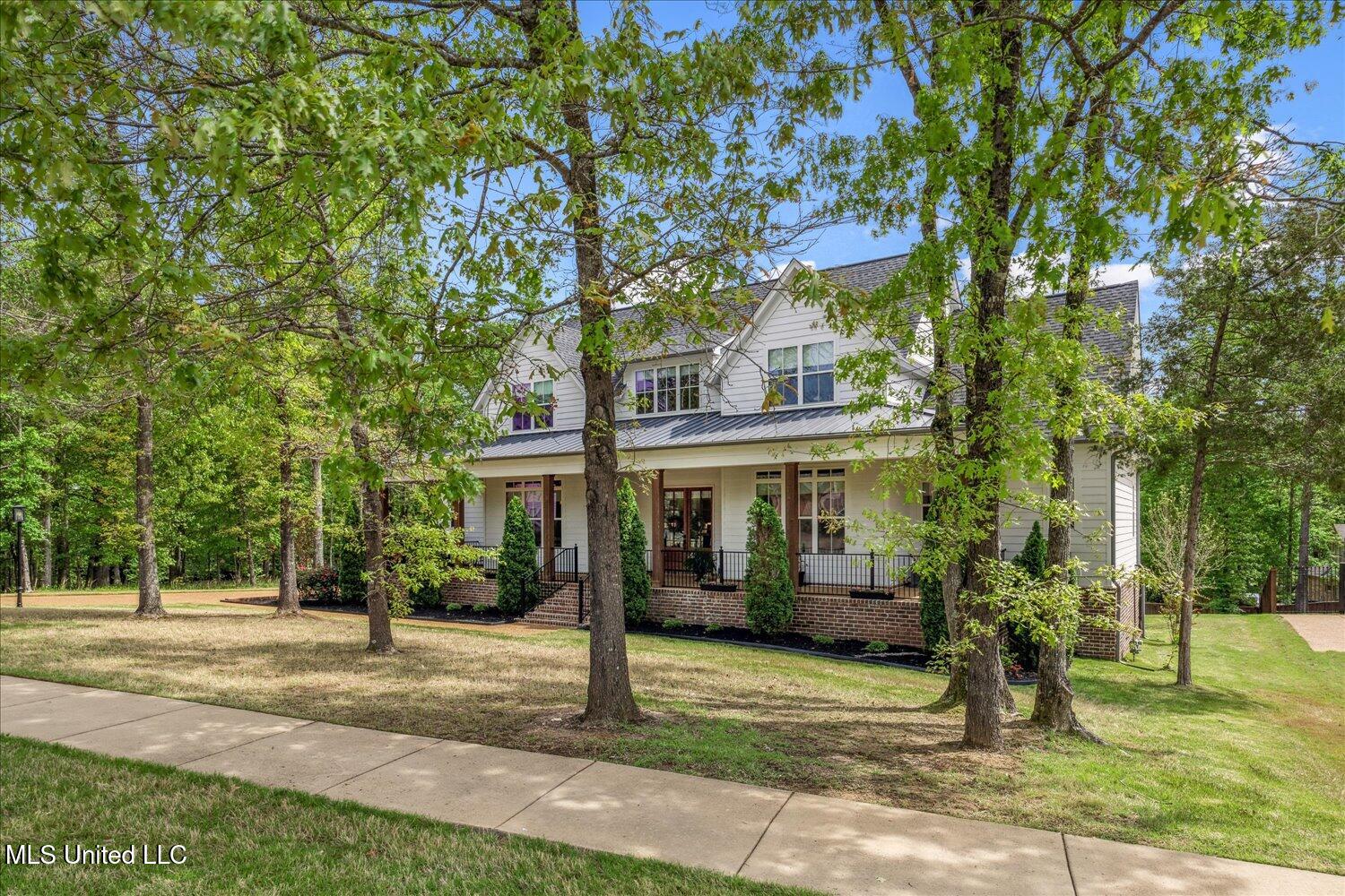 6264 Valley Oaks Drive, Olive Branch, Mississippi image 3