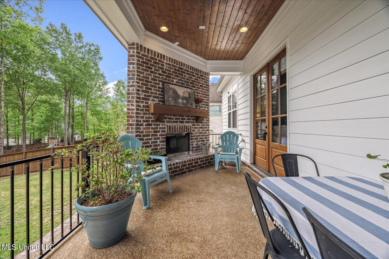 6264 Valley Oaks Drive, Olive Branch, Mississippi image 16