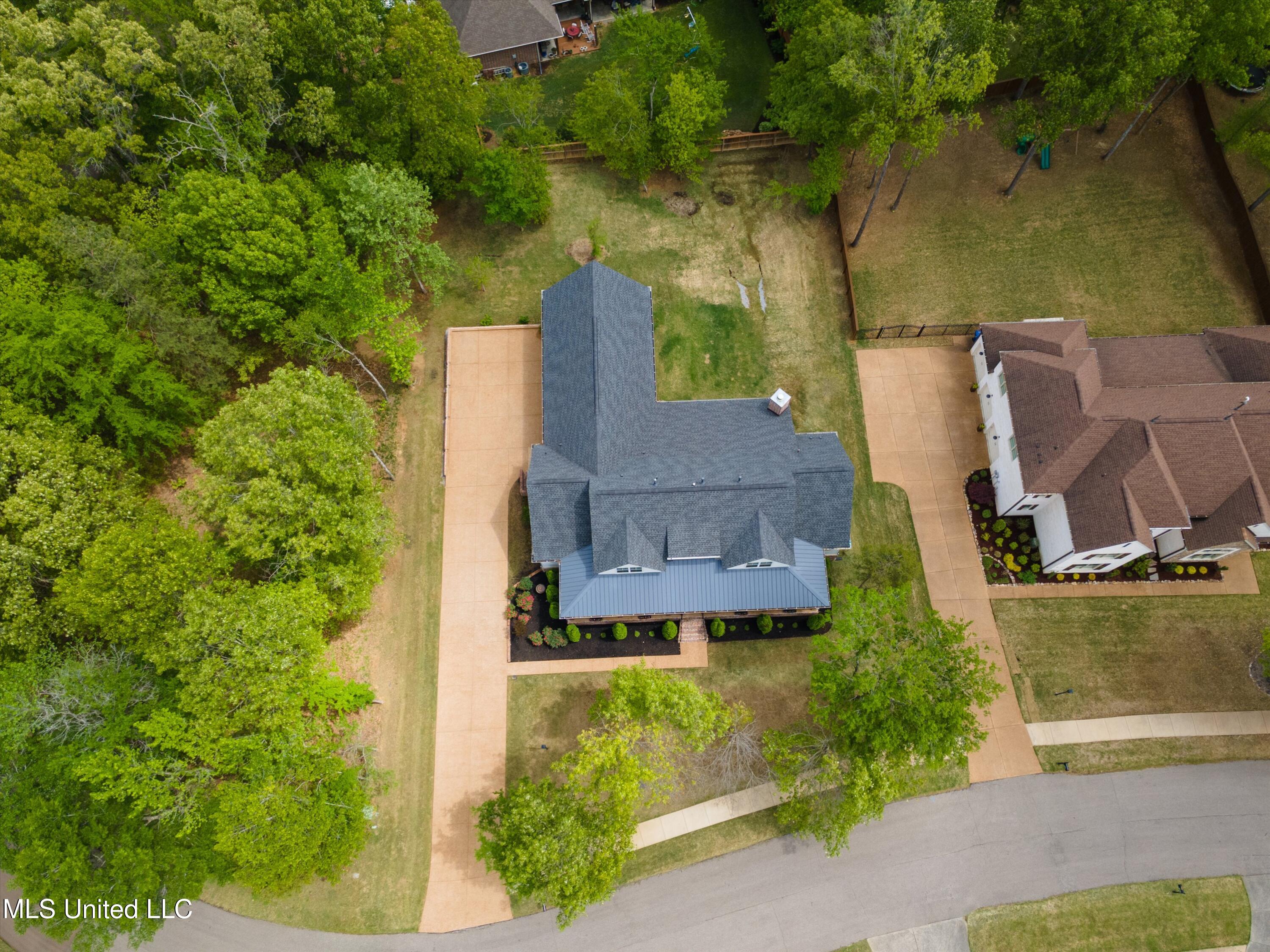 6264 Valley Oaks Drive, Olive Branch, Mississippi image 36