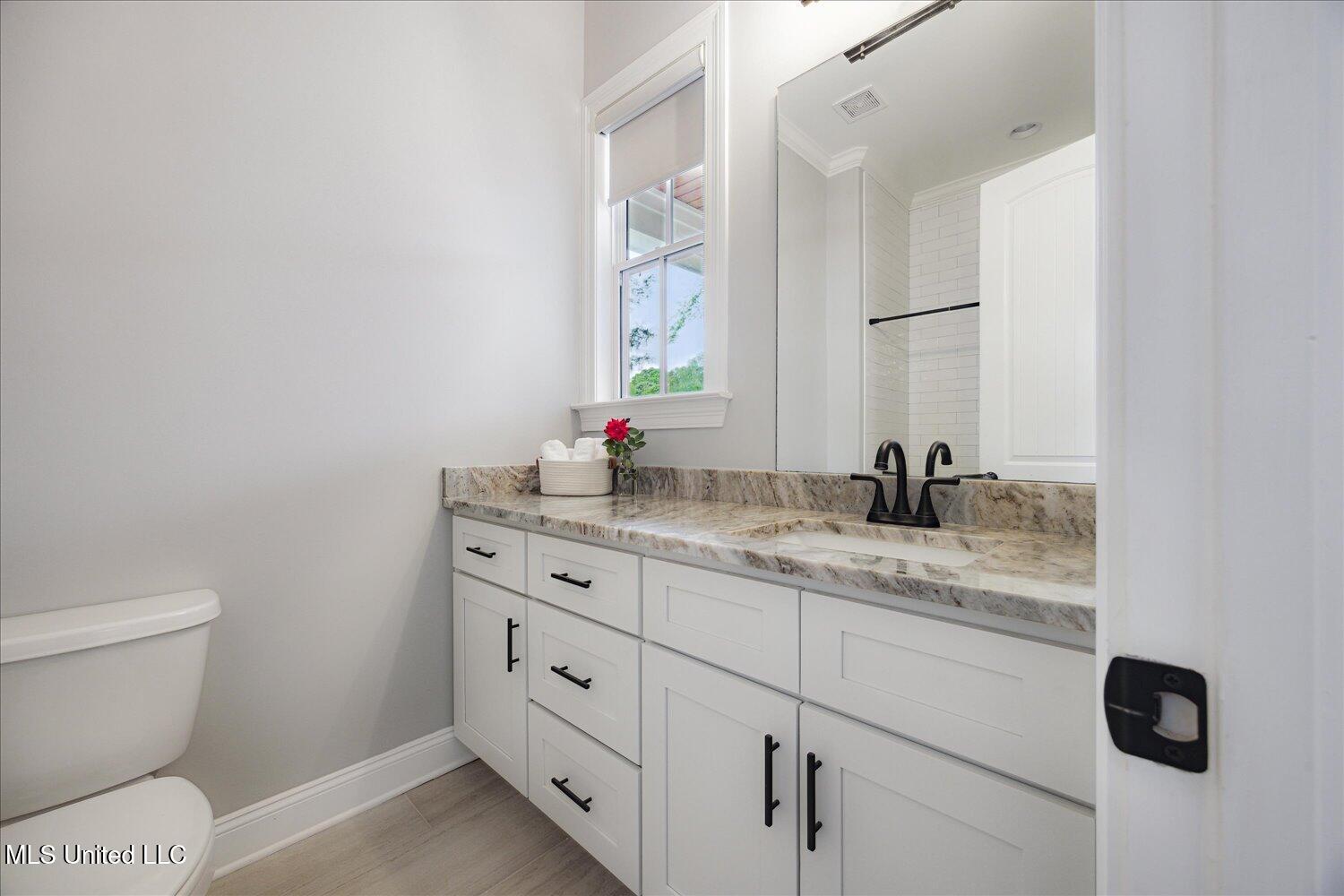 6264 Valley Oaks Drive, Olive Branch, Mississippi image 23