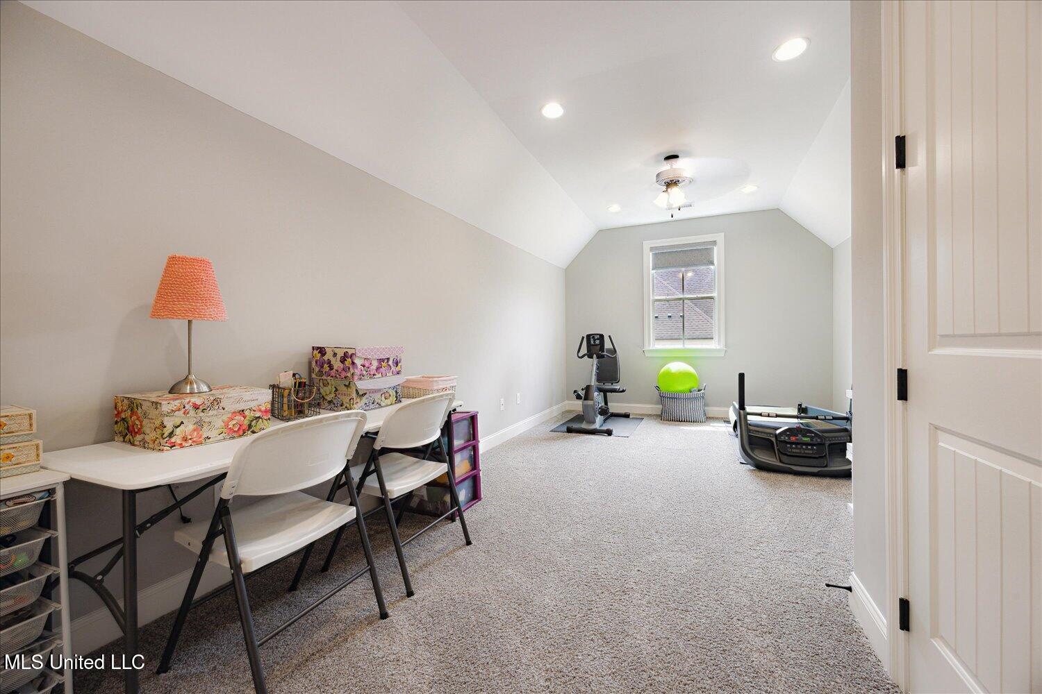 6264 Valley Oaks Drive, Olive Branch, Mississippi image 31