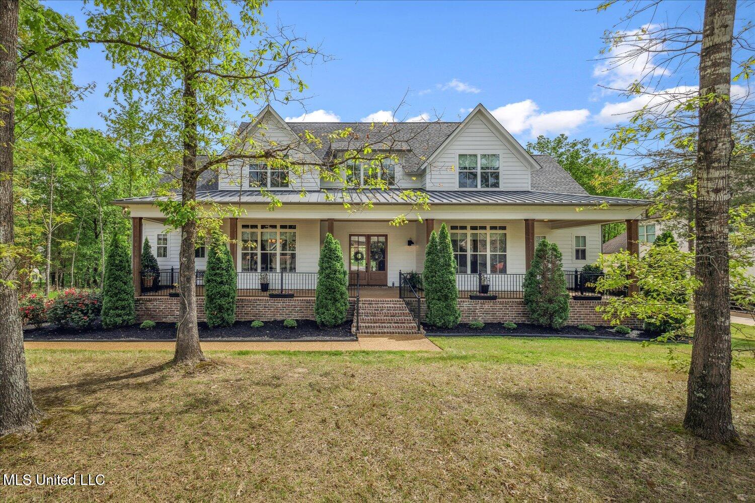 6264 Valley Oaks Drive, Olive Branch, Mississippi image 1