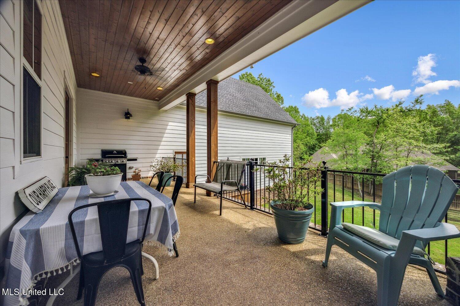 6264 Valley Oaks Drive, Olive Branch, Mississippi image 33