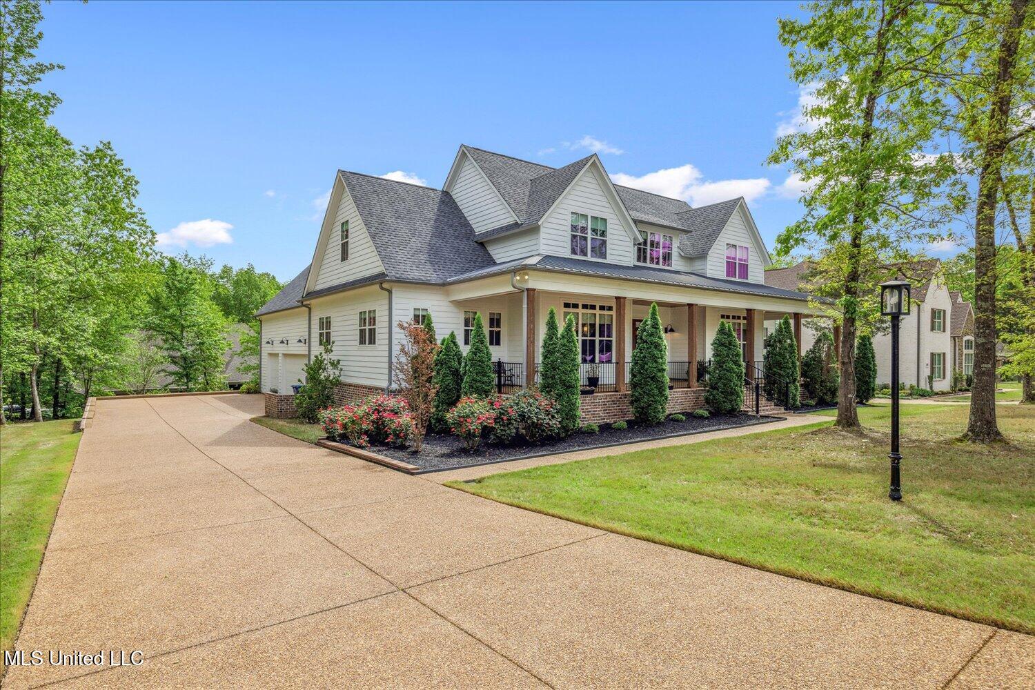 6264 Valley Oaks Drive, Olive Branch, Mississippi image 4