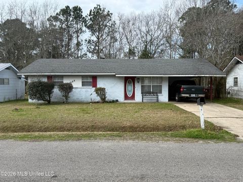 Homes For Sale - 325 Lawler Avenue<br/> Harrison County, Long Beach, MS 39560