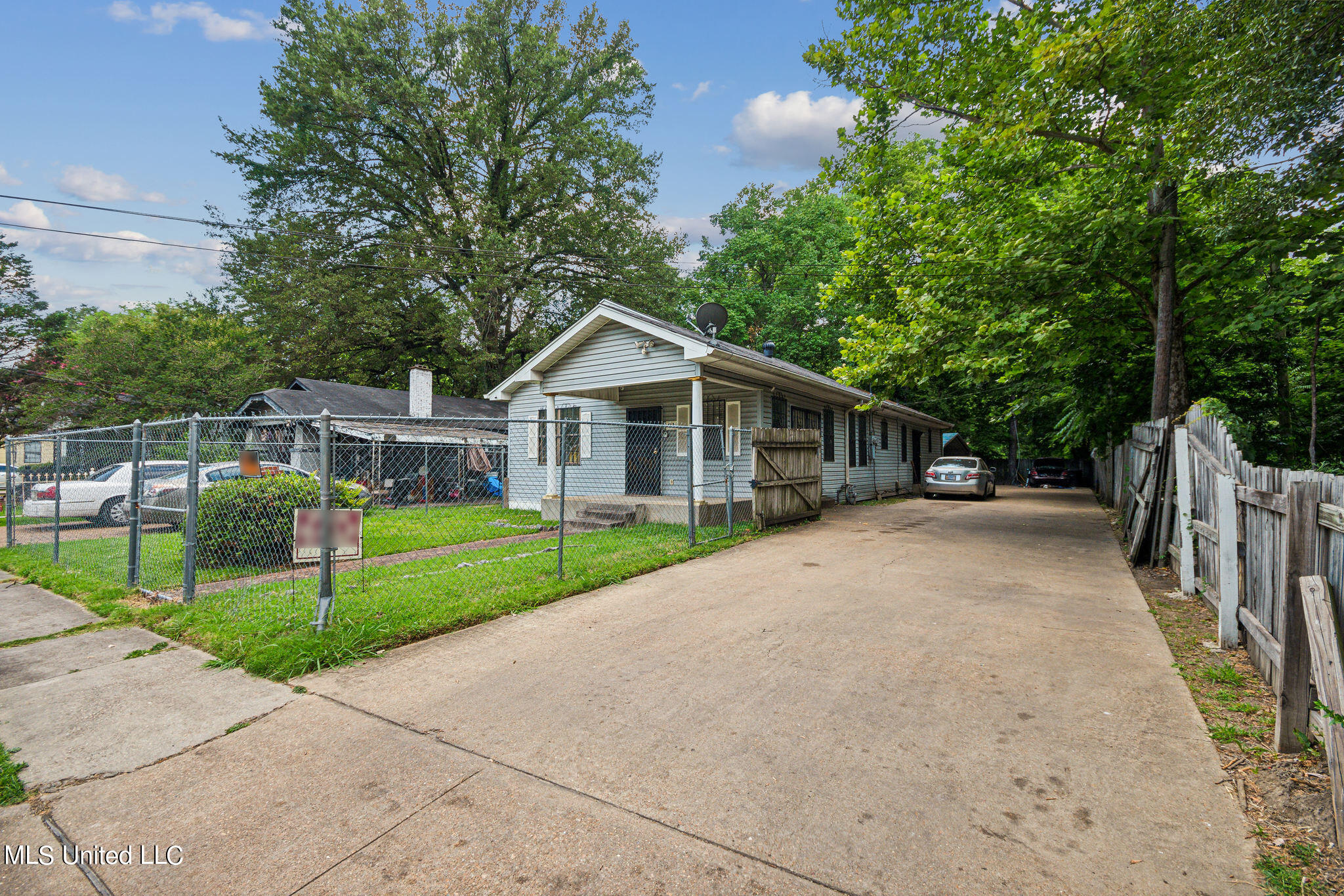 413 Cedar Street, Greenville, Mississippi image 3