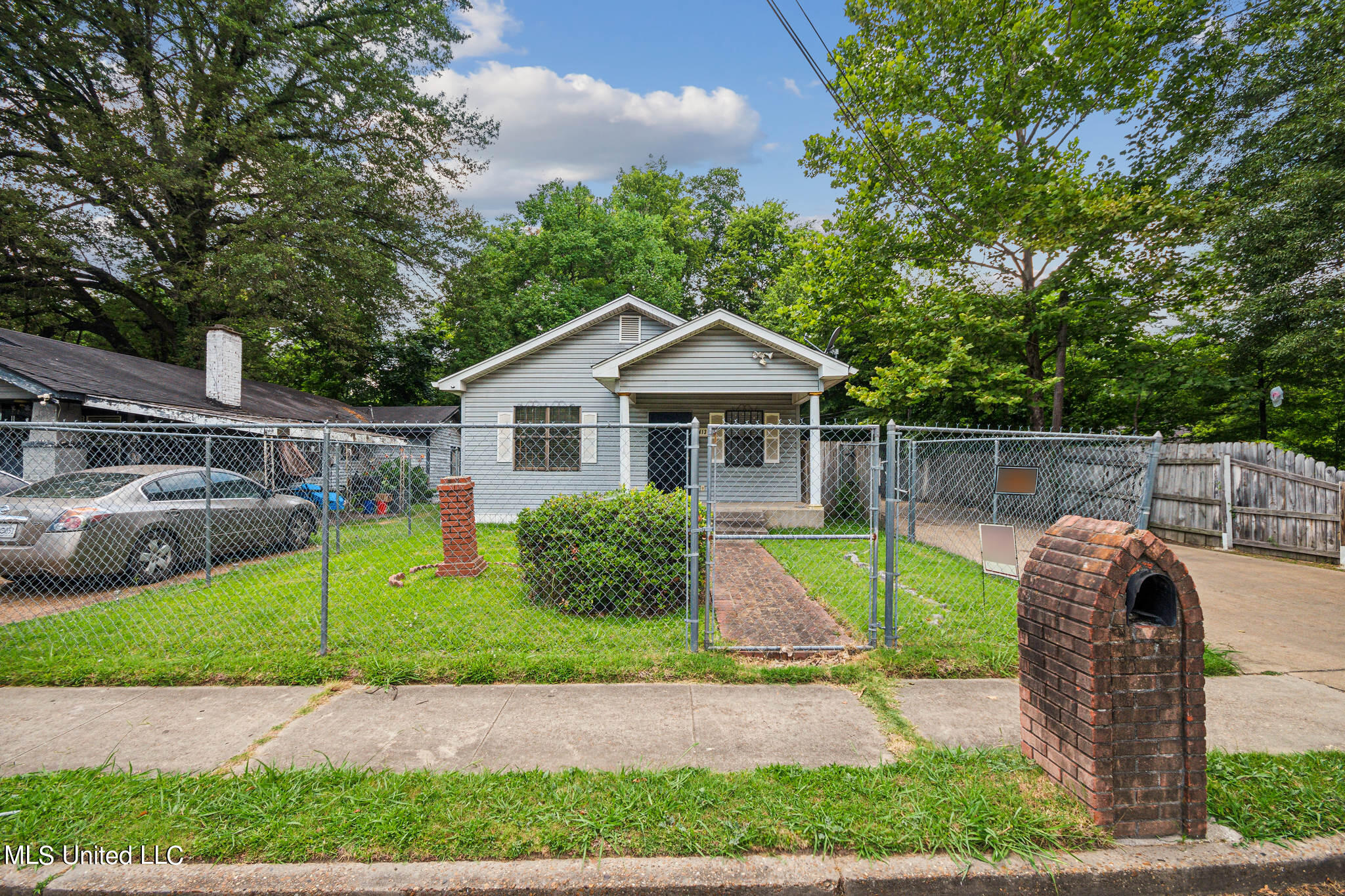 413 Cedar Street, Greenville, Mississippi image 1