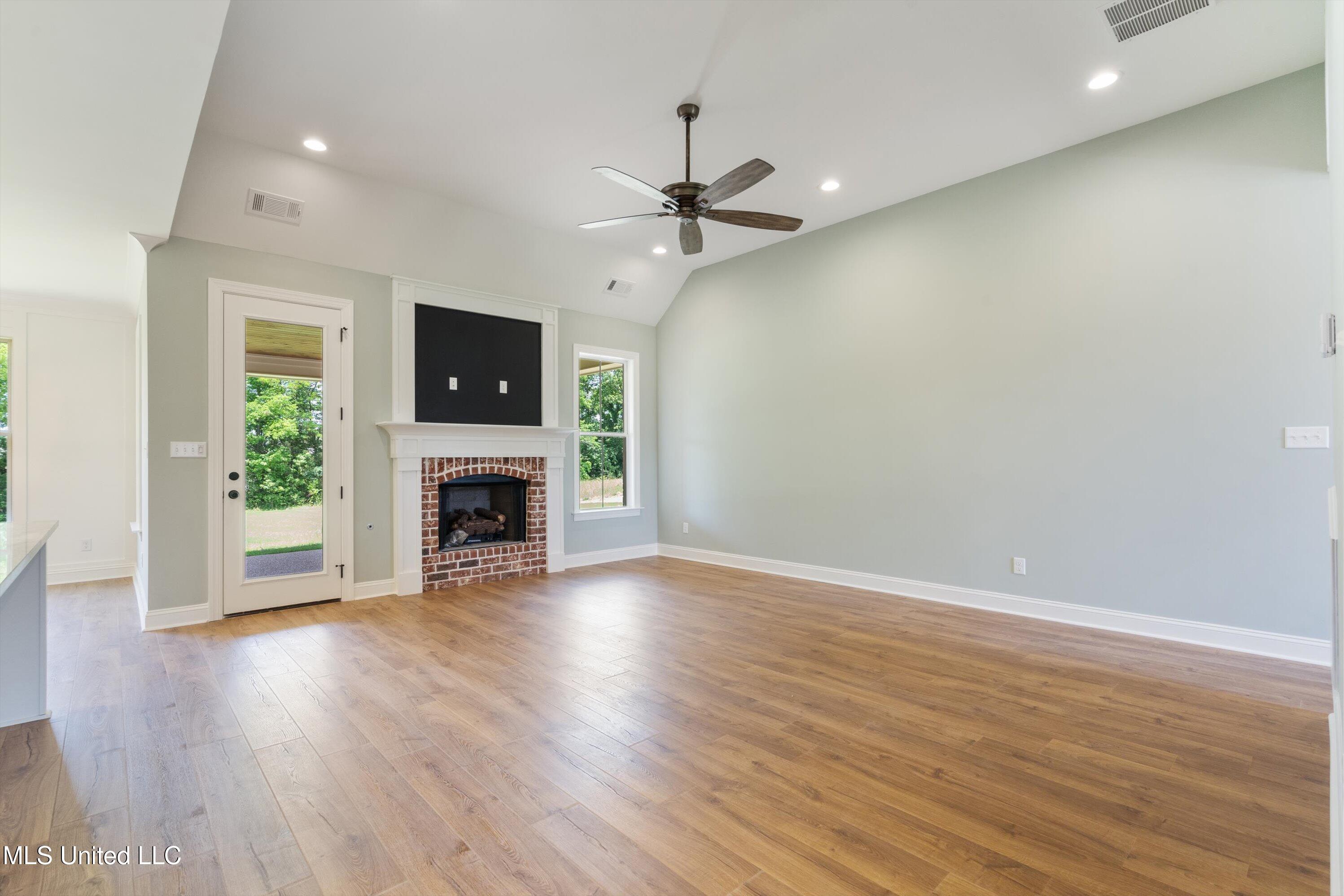 1590 Ashtons Lane Lane, Hernando, Mississippi image 3