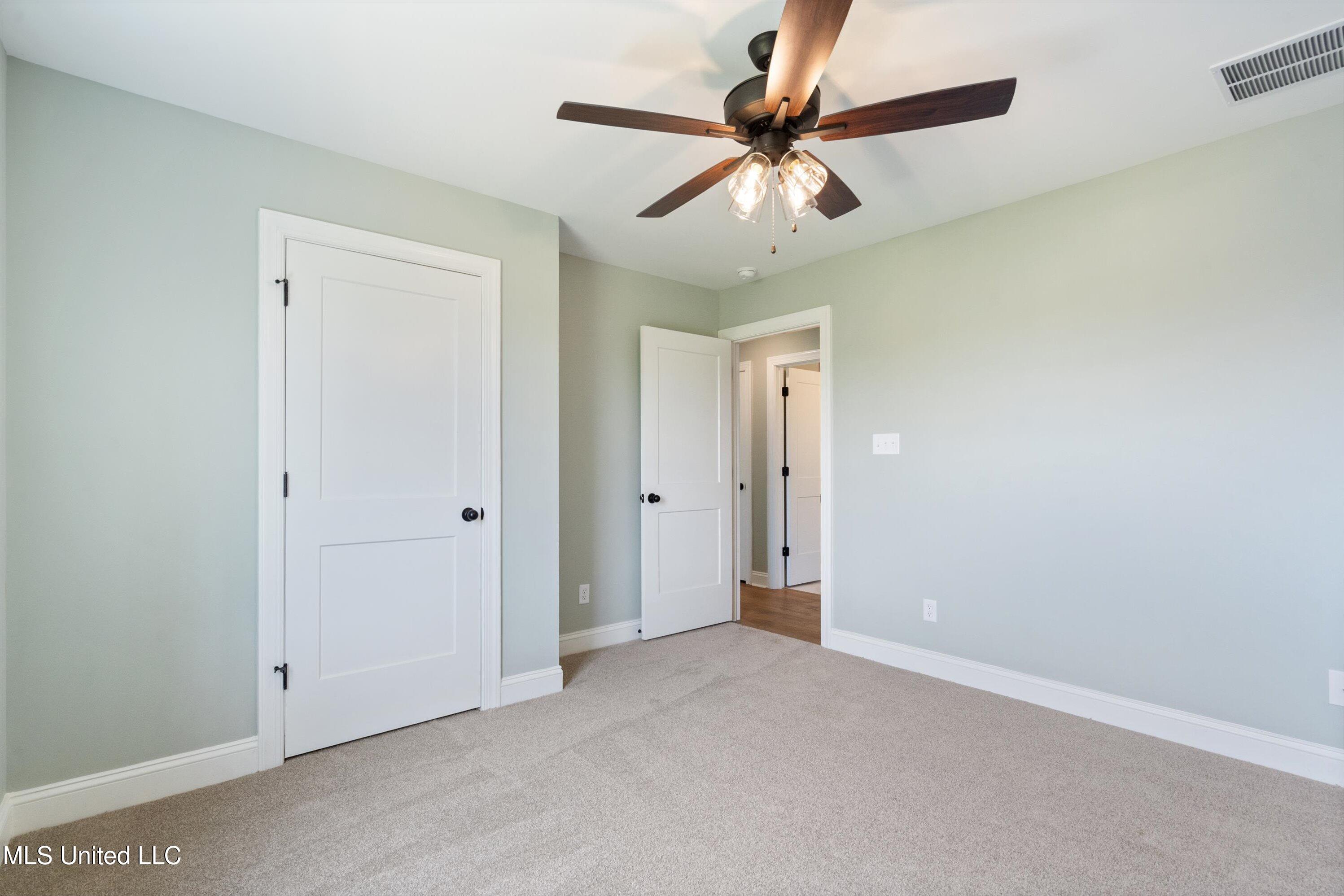 1590 Ashtons Lane Lane, Hernando, Mississippi image 14