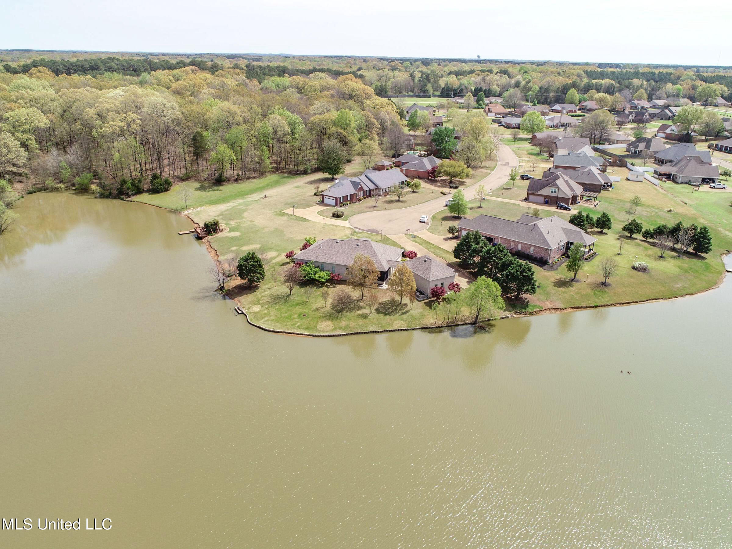 114 Sherwood Cove, Batesville, Mississippi image 9