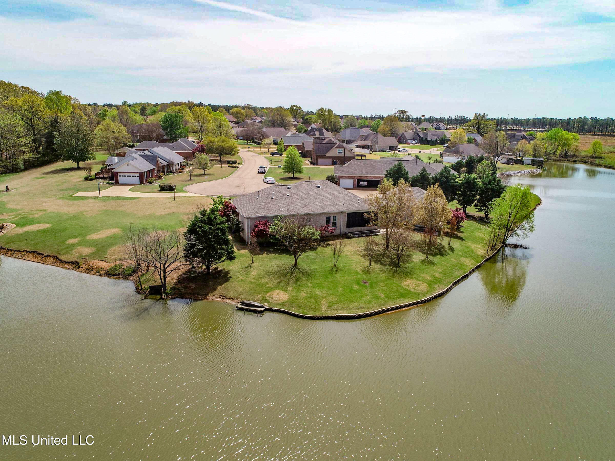114 Sherwood Cove, Batesville, Mississippi image 10