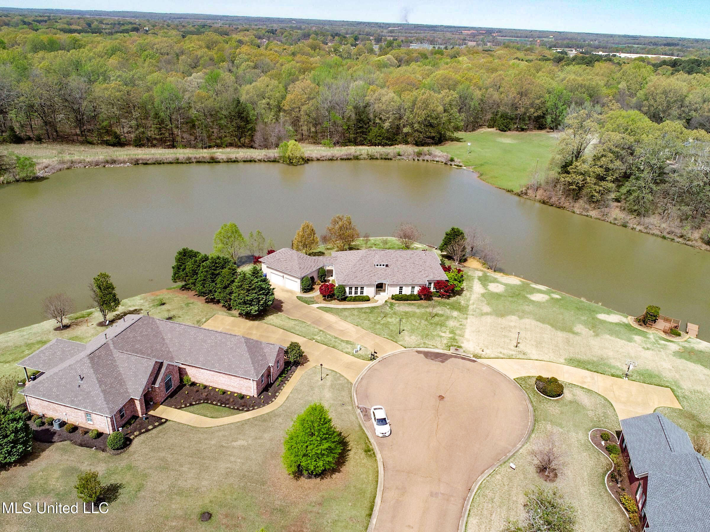 114 Sherwood Cove, Batesville, Mississippi image 6
