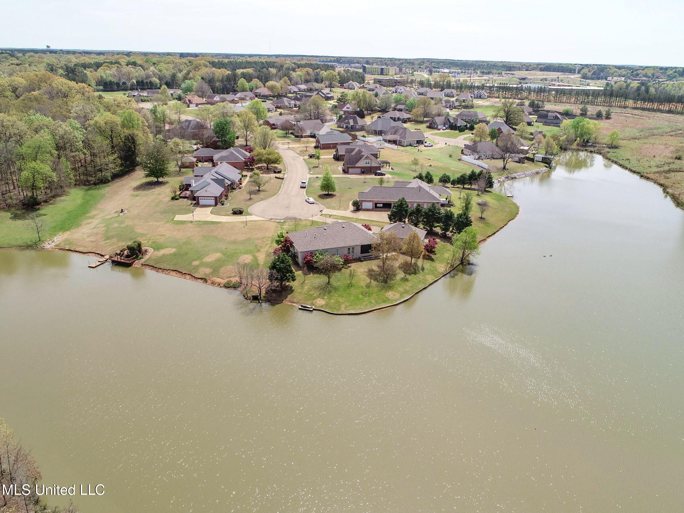 114 Sherwood Cove, Batesville, Mississippi image 8