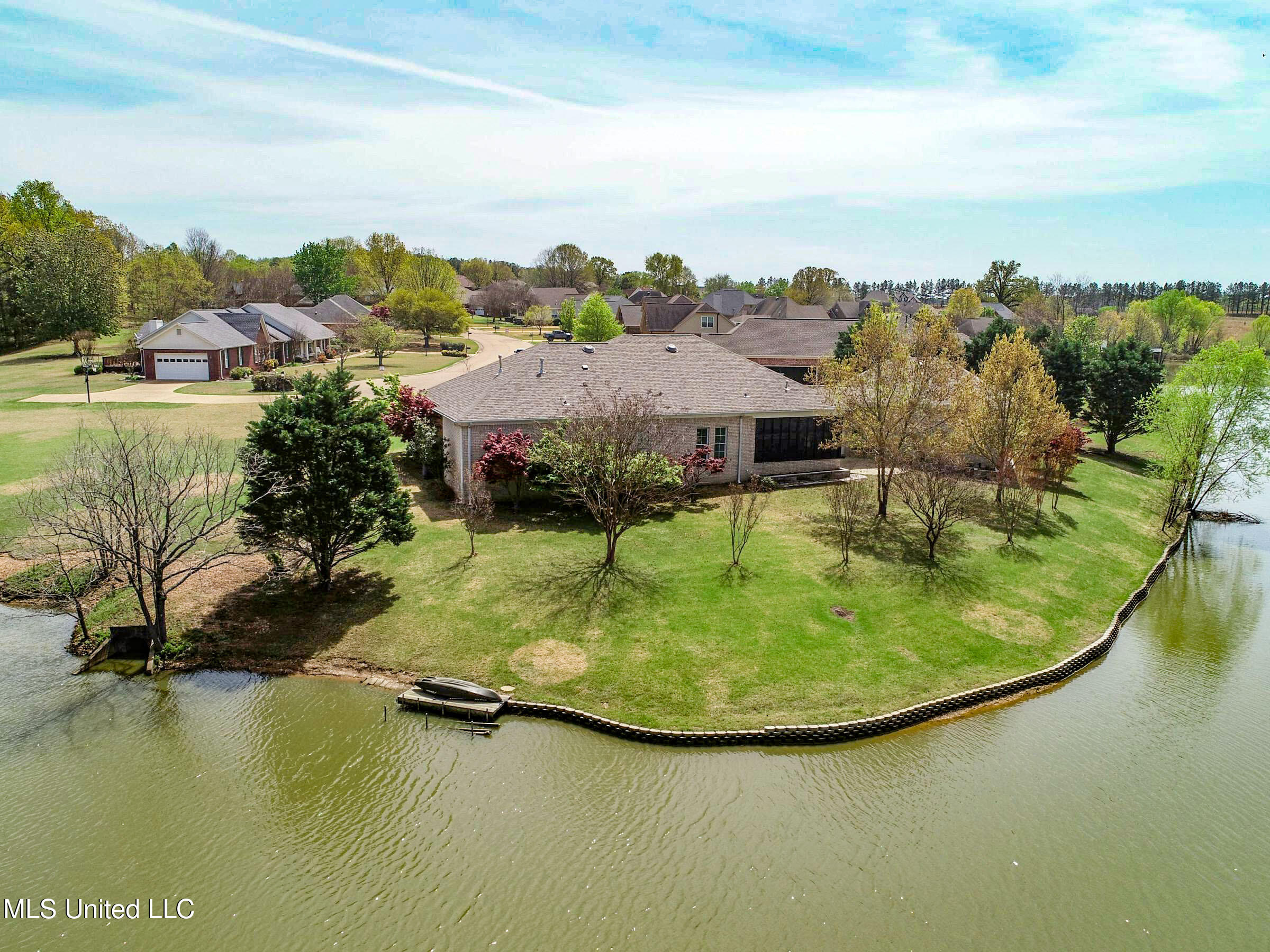 114 Sherwood Cove, Batesville, Mississippi image 11