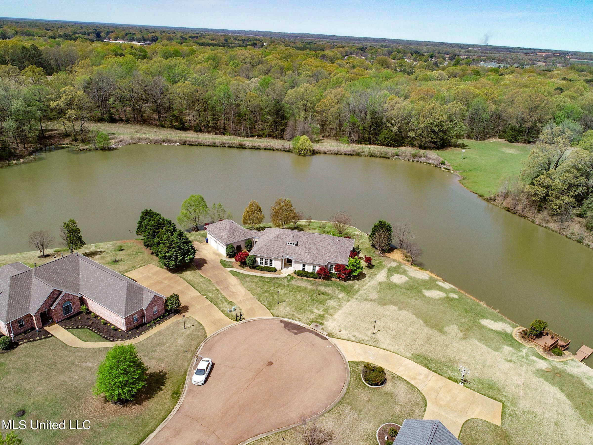 114 Sherwood Cove, Batesville, Mississippi image 5