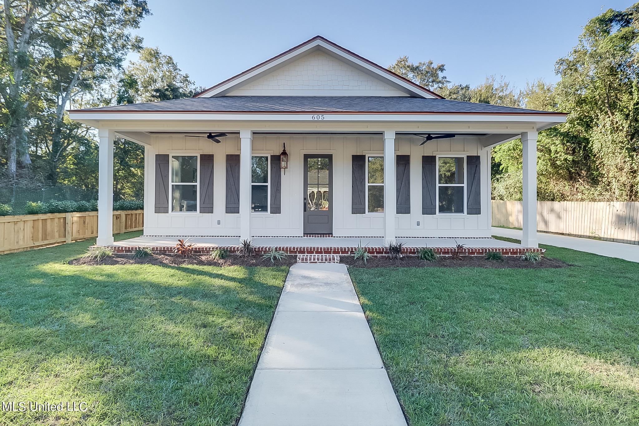 605 Commerce Street, Gulfport, Mississippi image 1