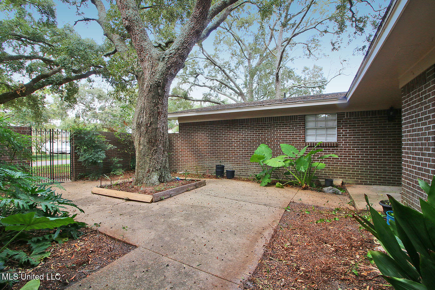 304 Fairview Drive, Biloxi, Mississippi image 4