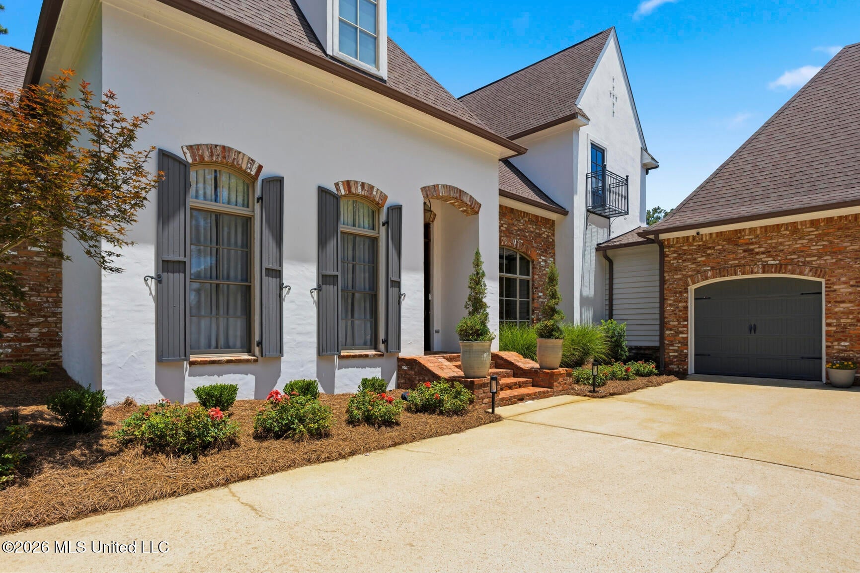 100 Cedar Woods Drive - Photo 4