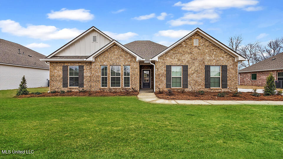 109 Horseshoe Blvd, Clinton, Mississippi image 1