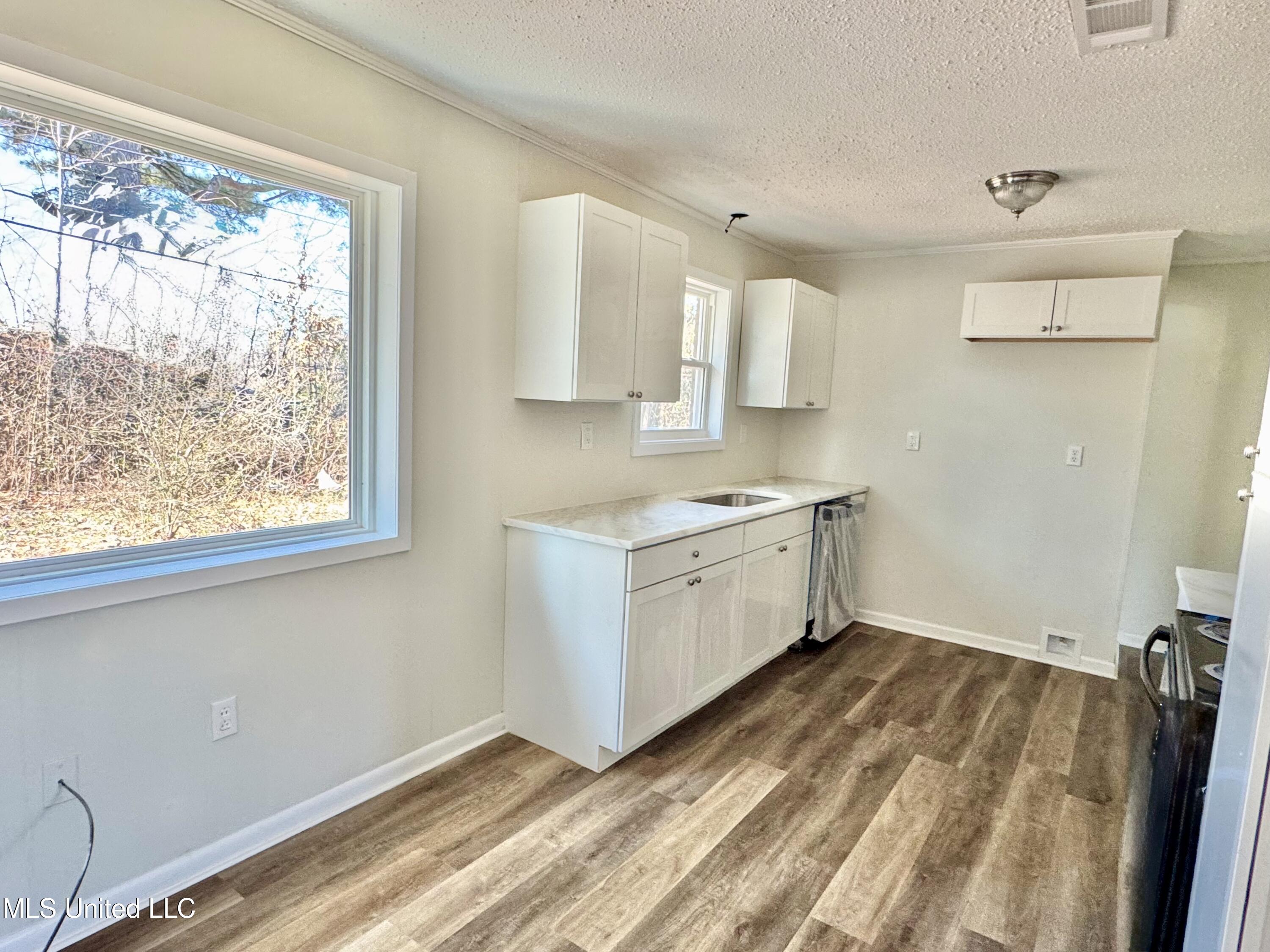 130 Shadowlane Drive, Holly Springs, Mississippi image 2