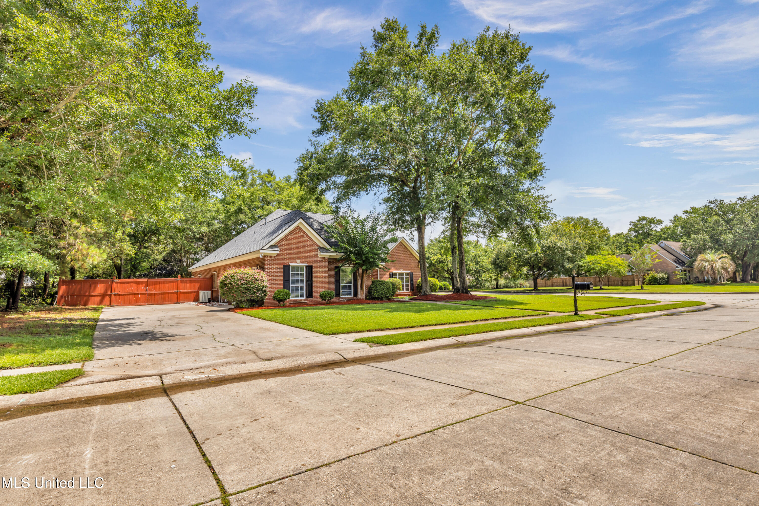 127 Surgeres Place, Ocean Springs, Mississippi image 5