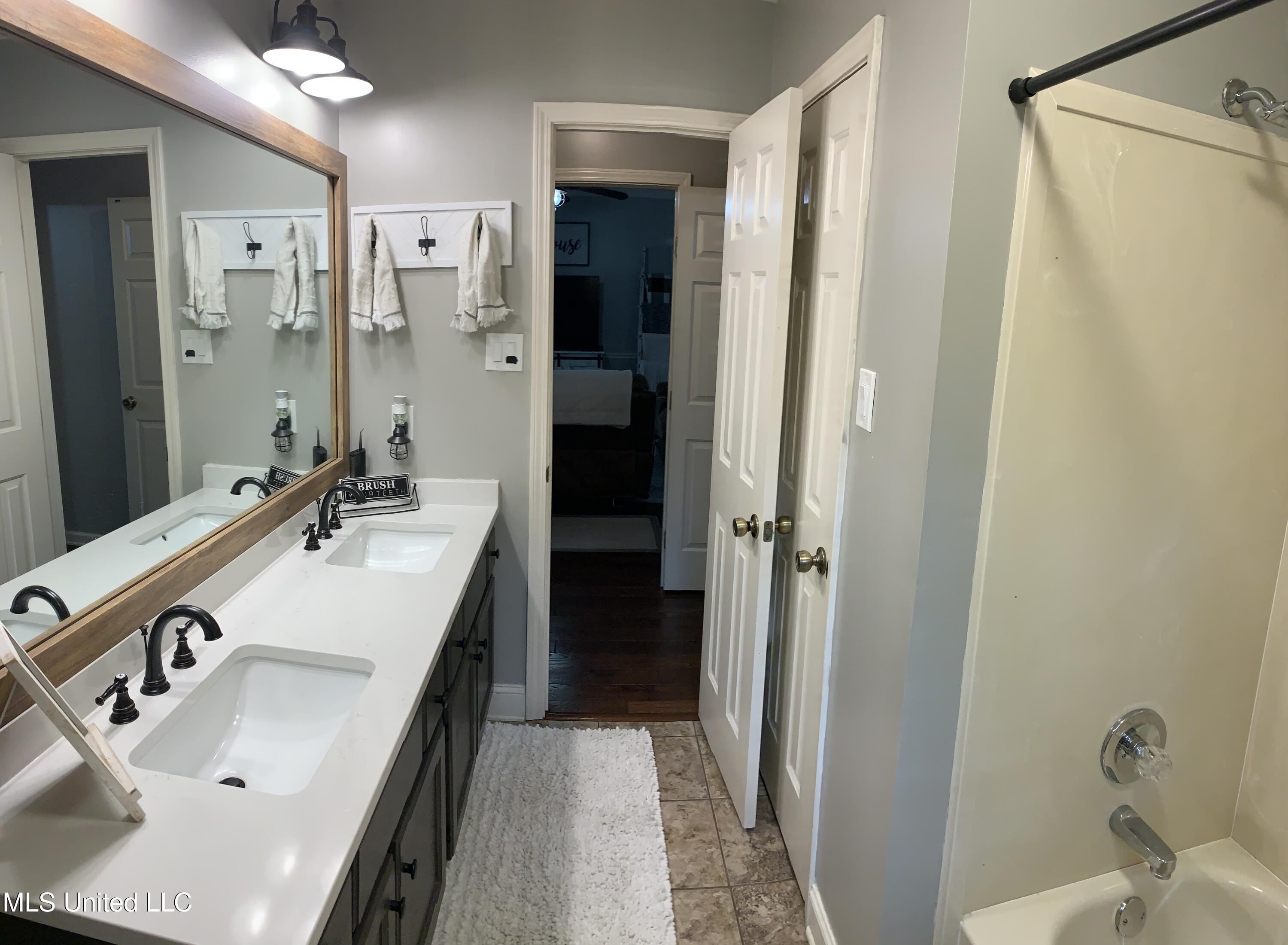 5325 Coleman Road, Olive Branch, Mississippi image 36