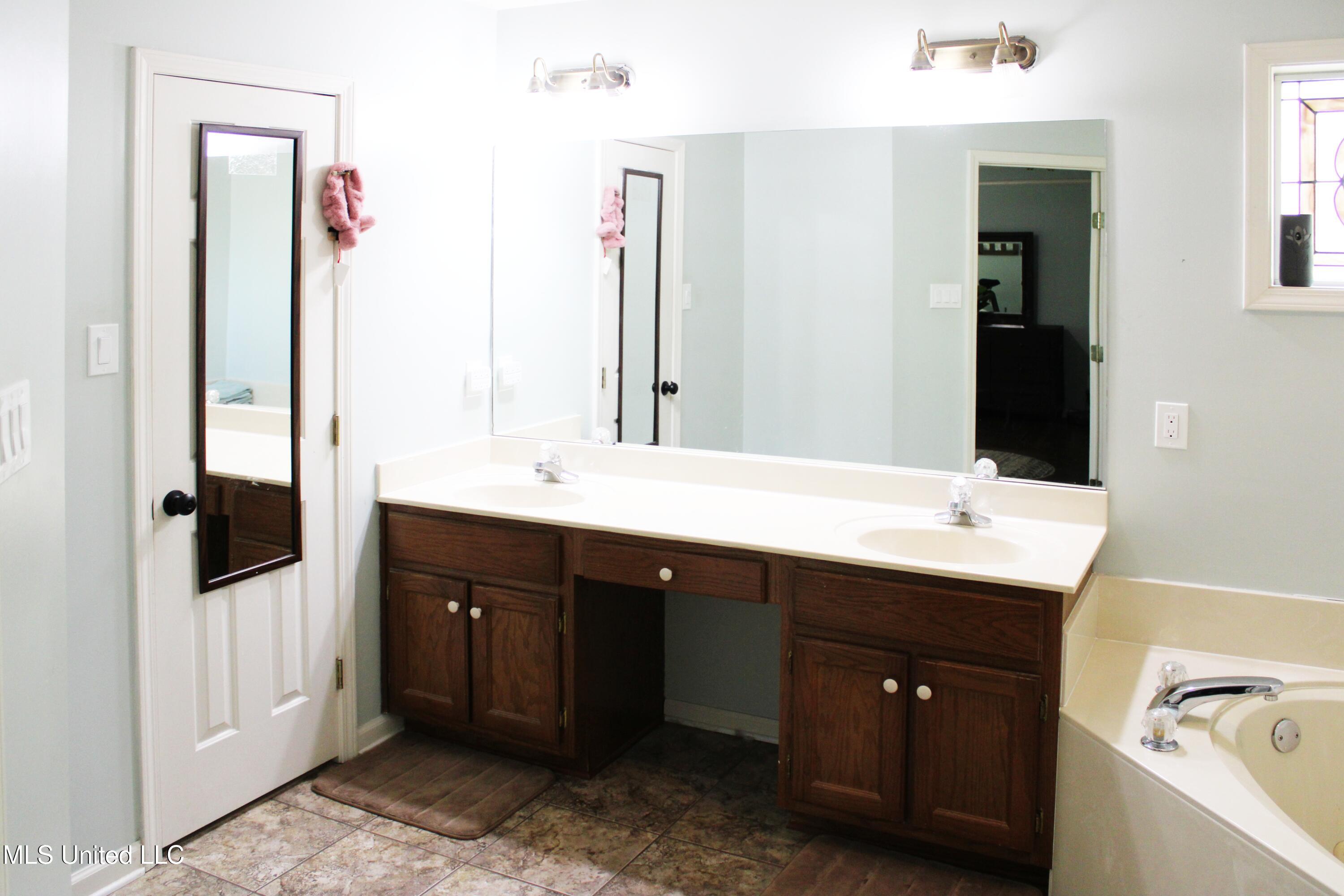 5325 Coleman Road, Olive Branch, Mississippi image 29