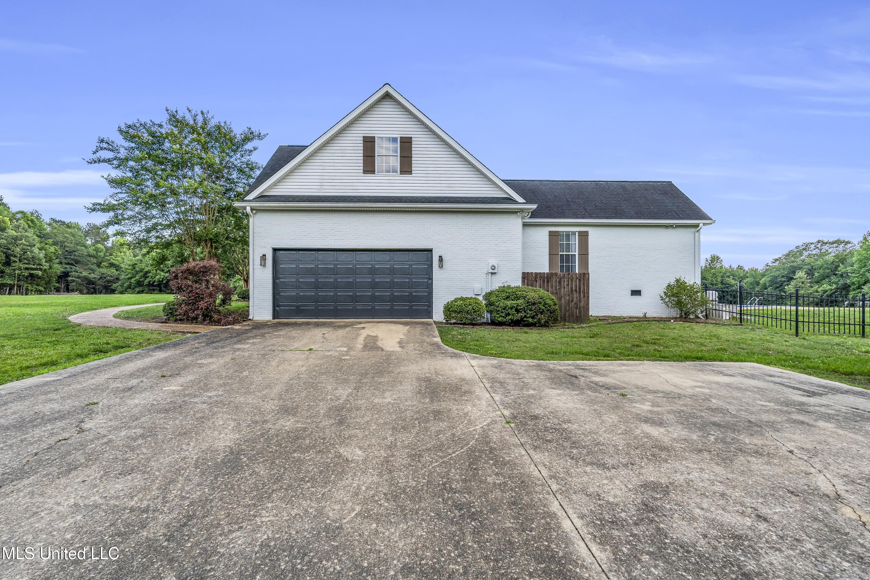 3557 S Hickory Grove Road, Starkville, Mississippi image 8