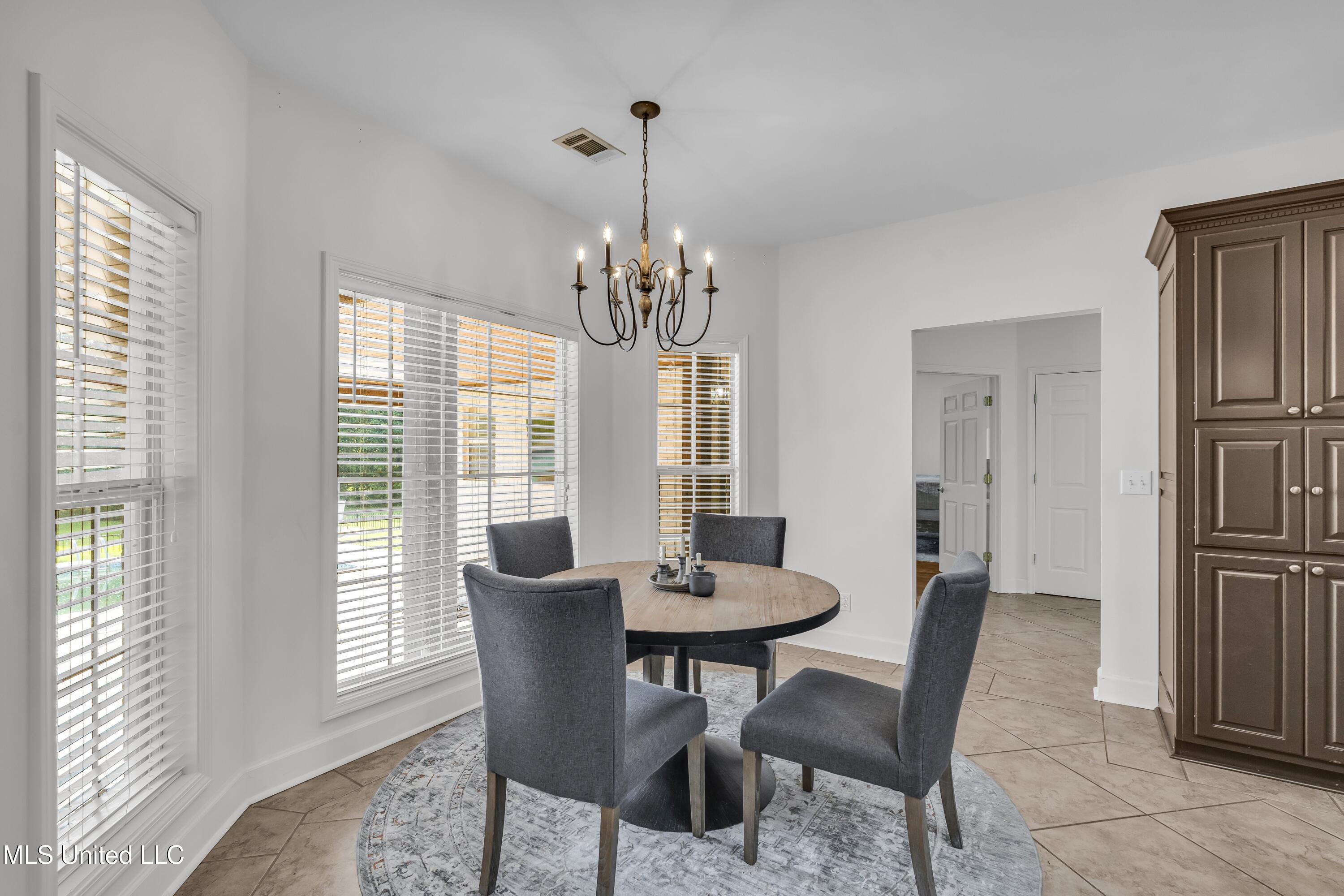 3557 S Hickory Grove Road, Starkville, Mississippi image 16