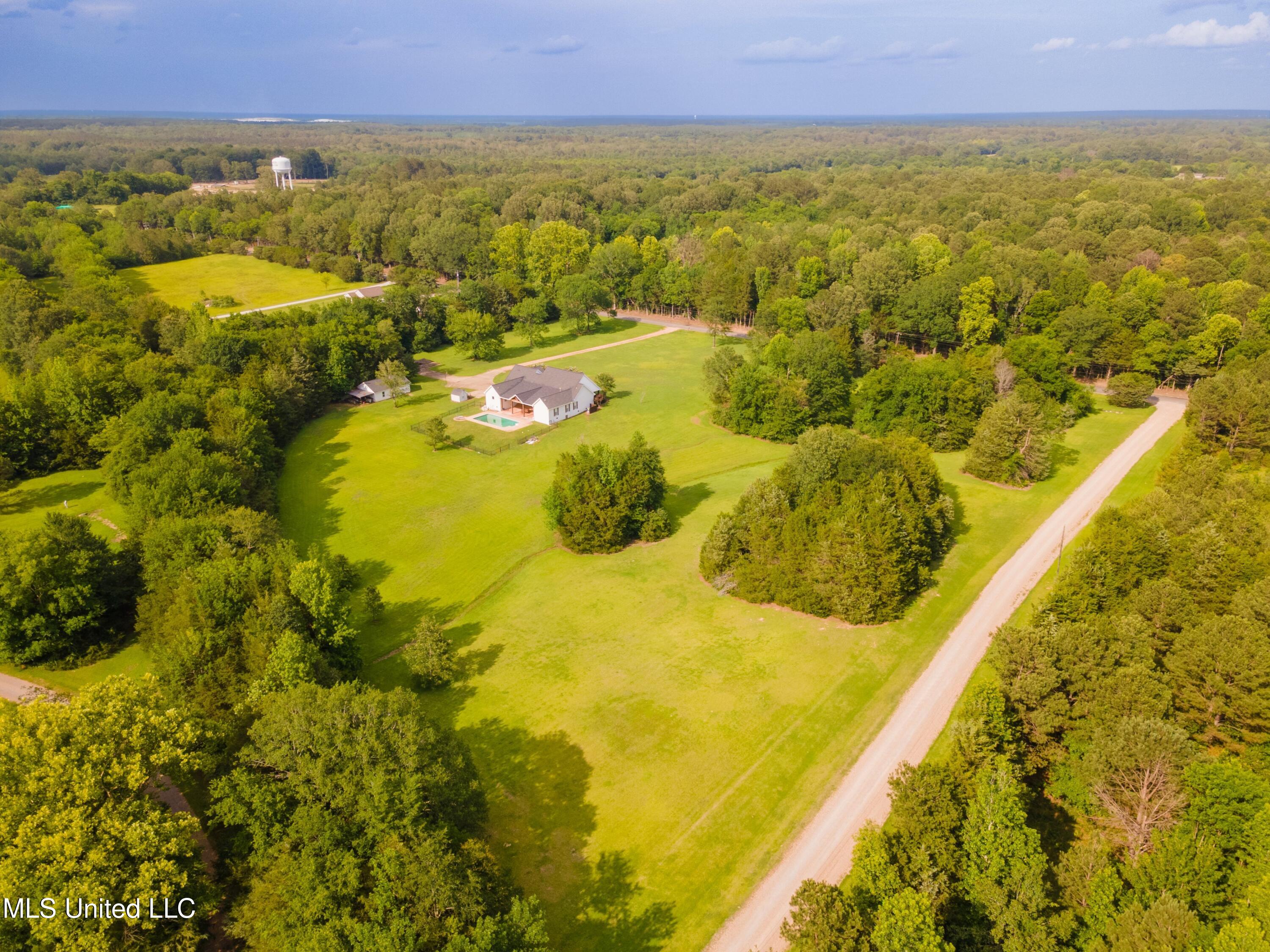 3557 S Hickory Grove Road, Starkville, Mississippi image 50