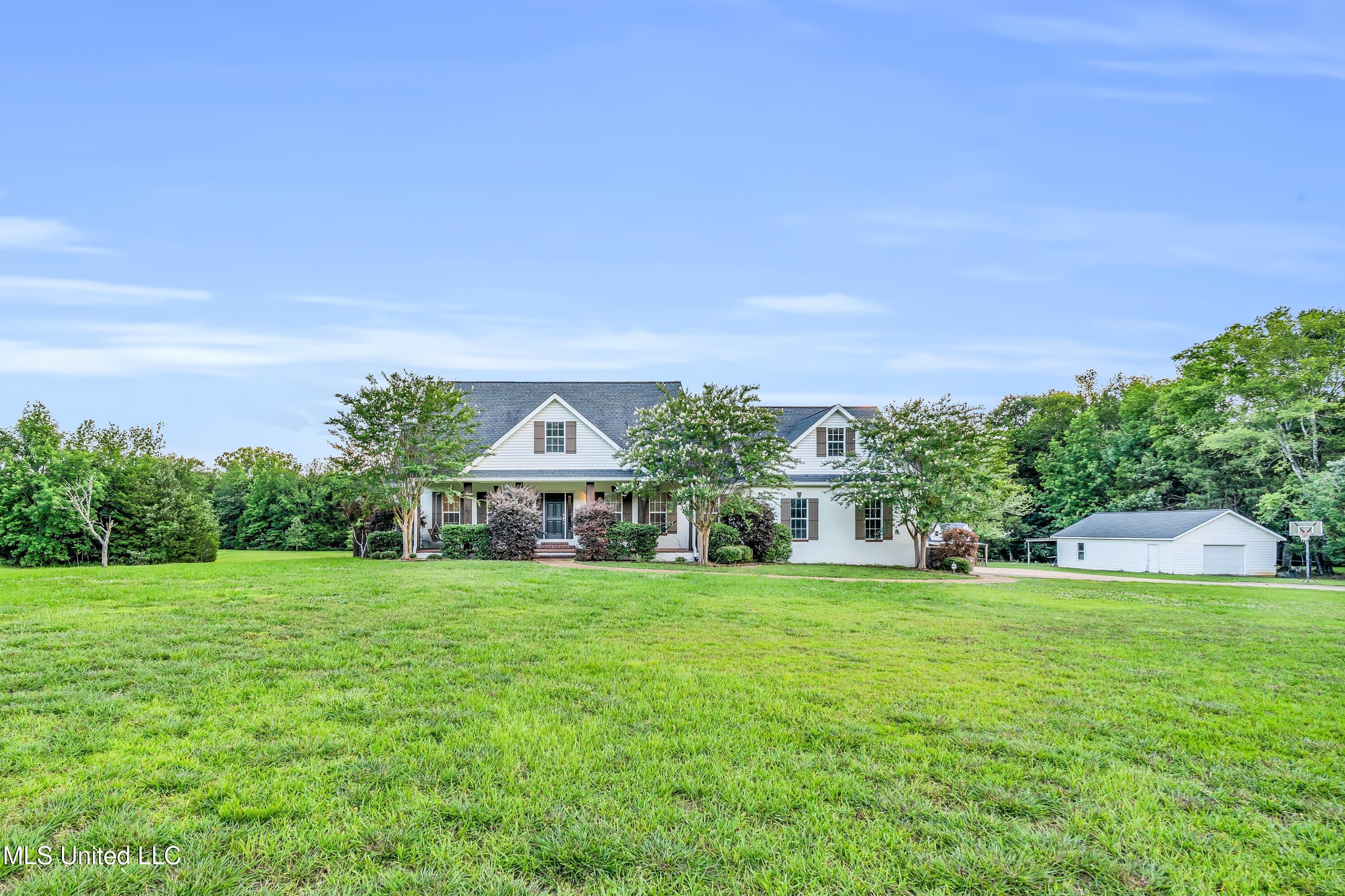 3557 S Hickory Grove Road, Starkville, Mississippi image 2