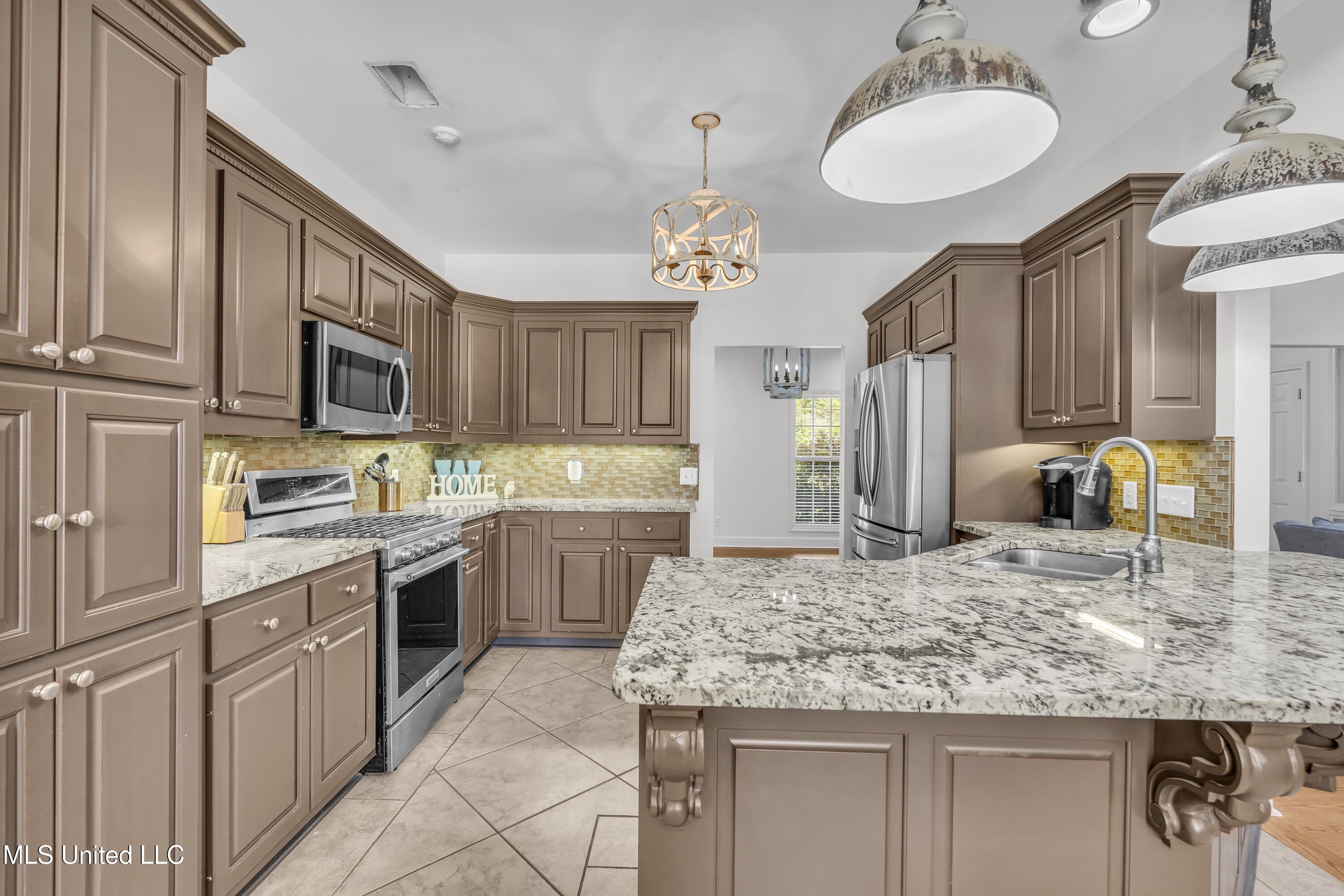 3557 S Hickory Grove Road, Starkville, Mississippi image 17