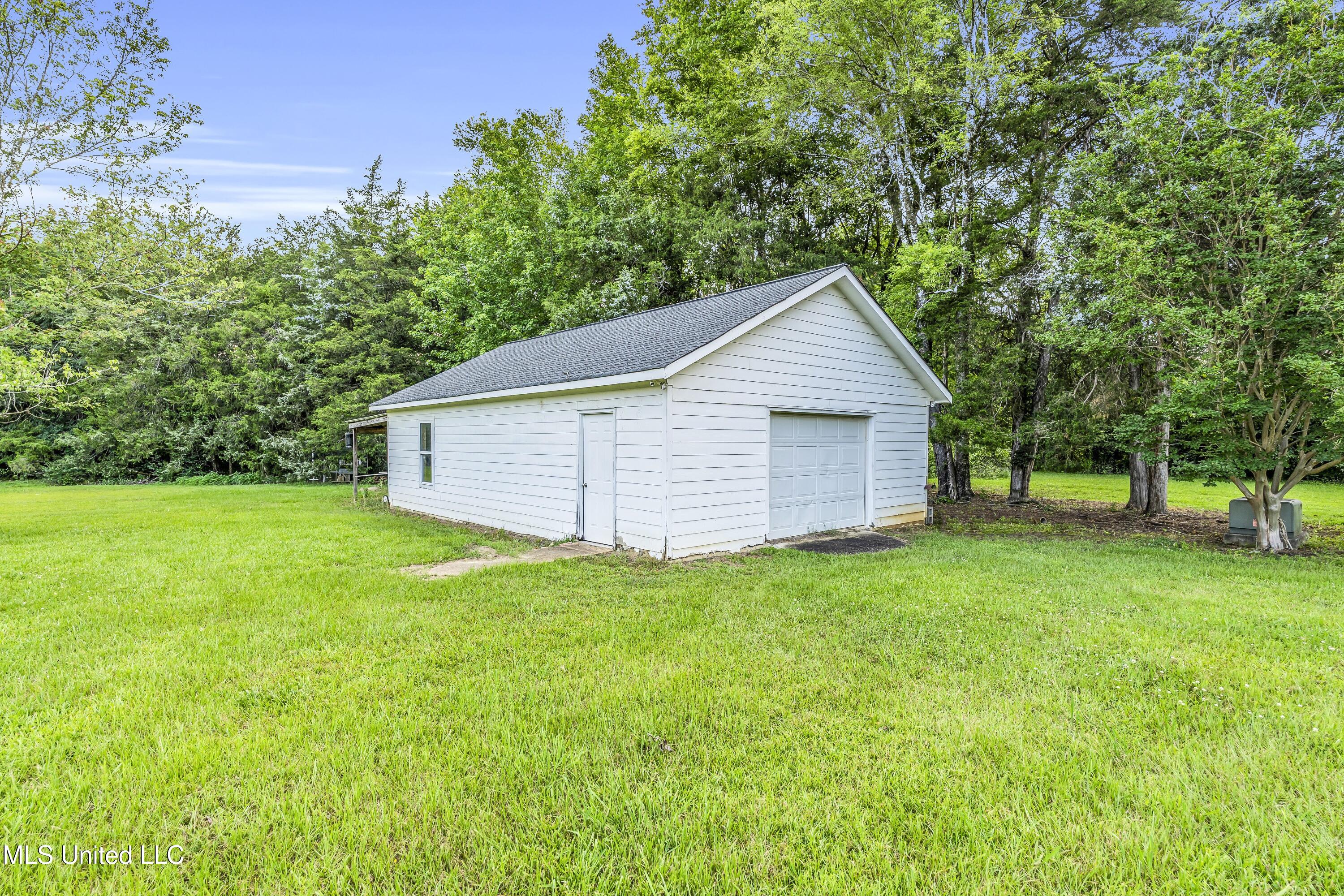 3557 S Hickory Grove Road, Starkville, Mississippi image 48
