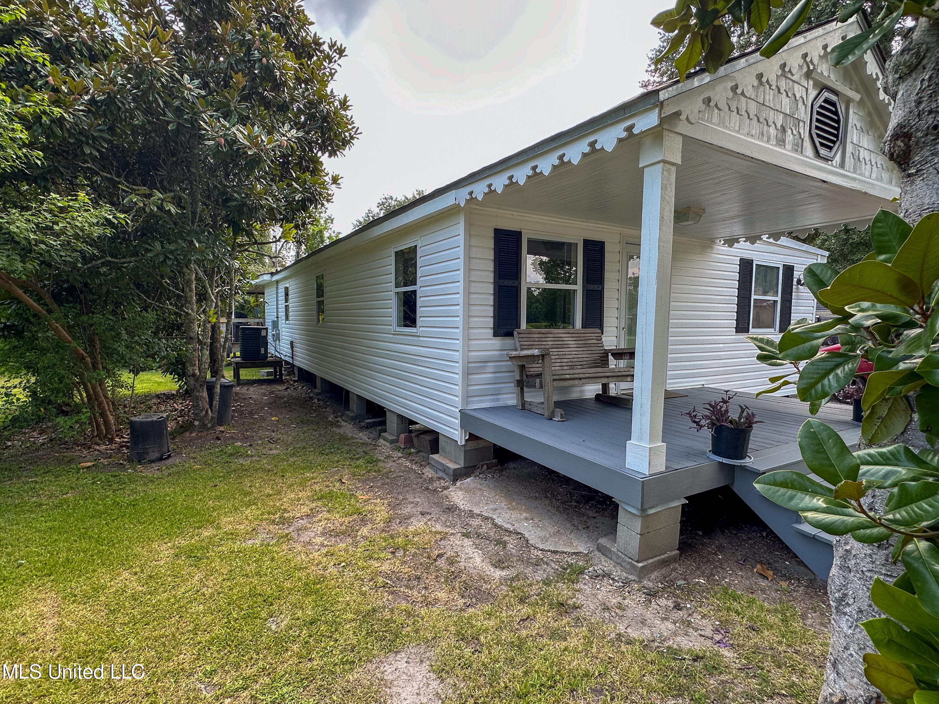 111 Baker Street, Waveland, Mississippi image 2