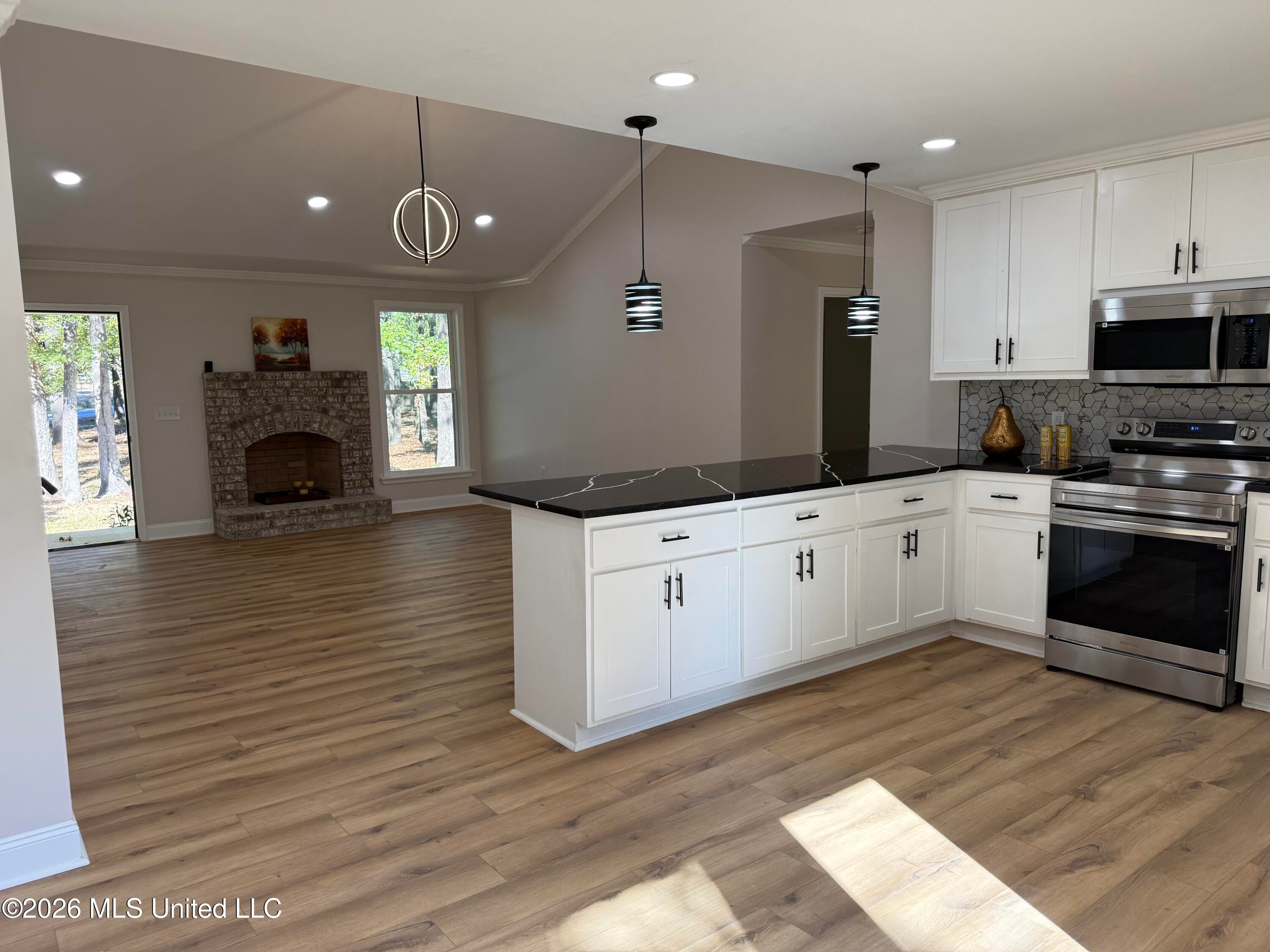 2449 W Mountain Creek Road