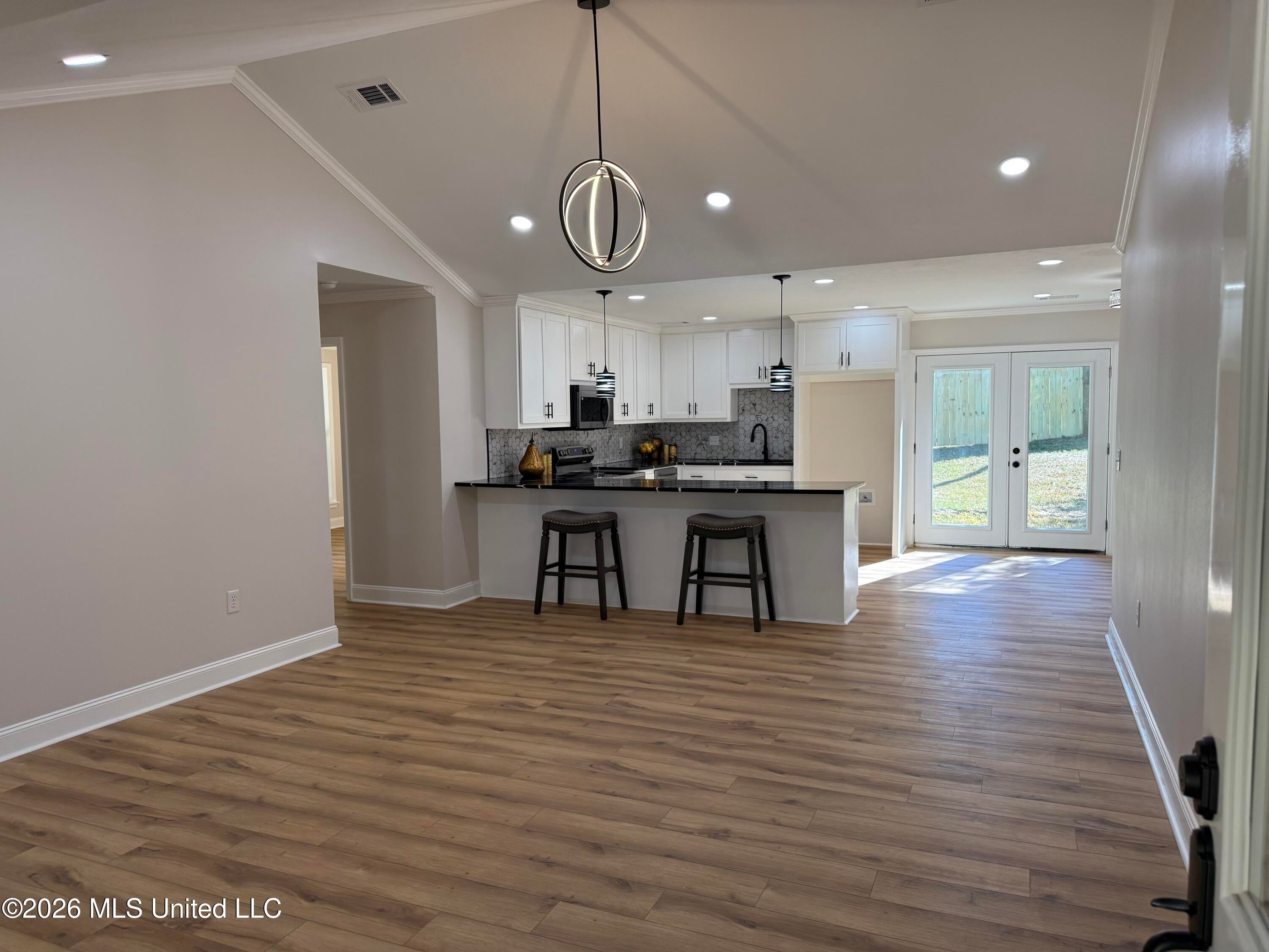 2449 W Mountain Creek Road