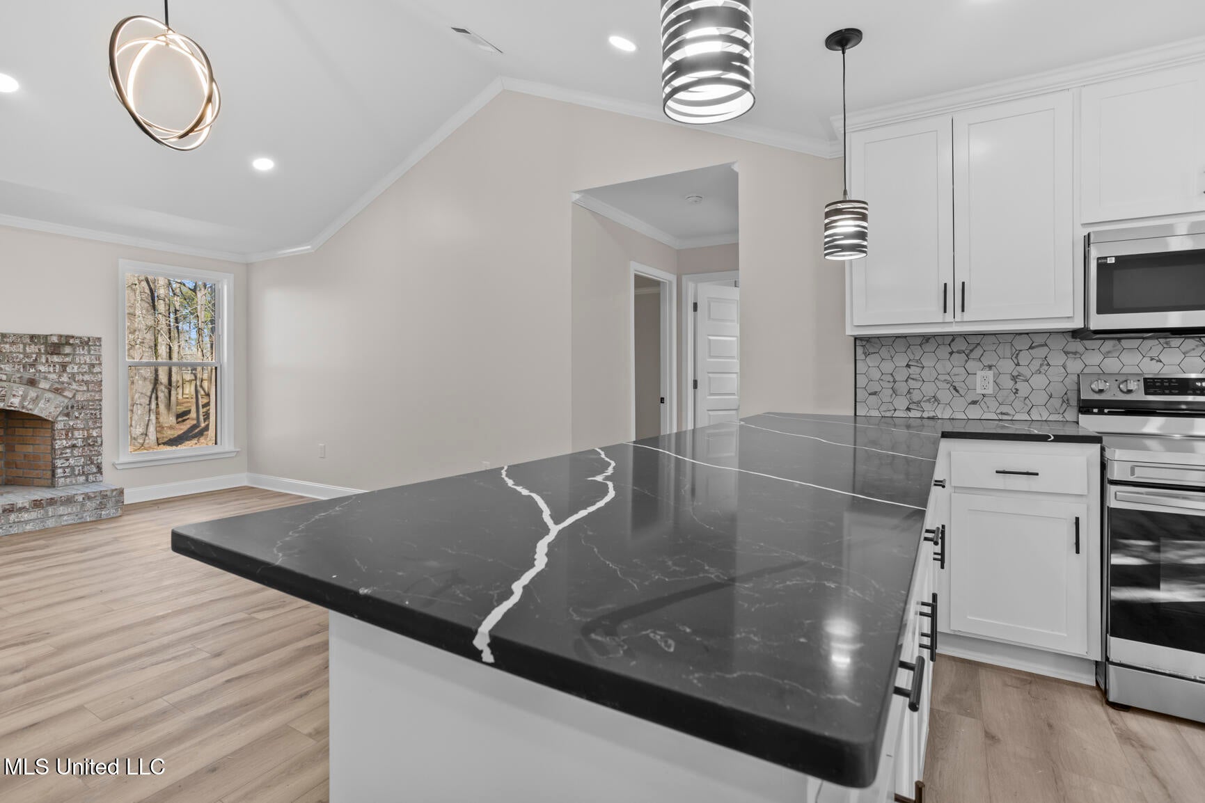 2449 W Mountain Creek Road