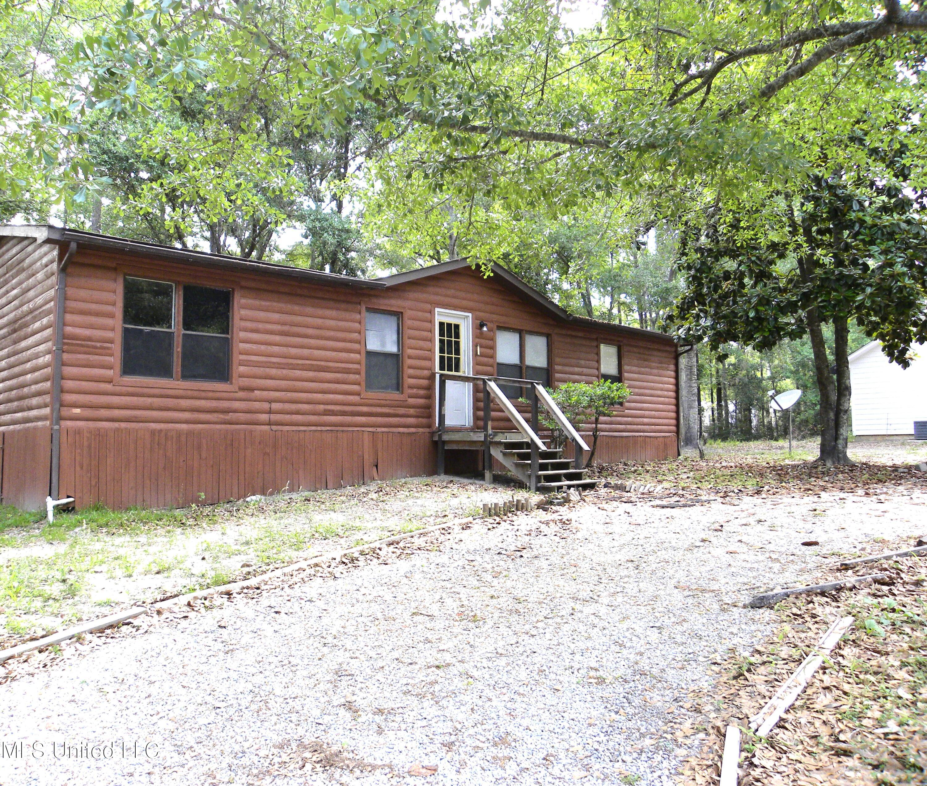 2617 N 16th Street, Ocean Springs, Mississippi image 2