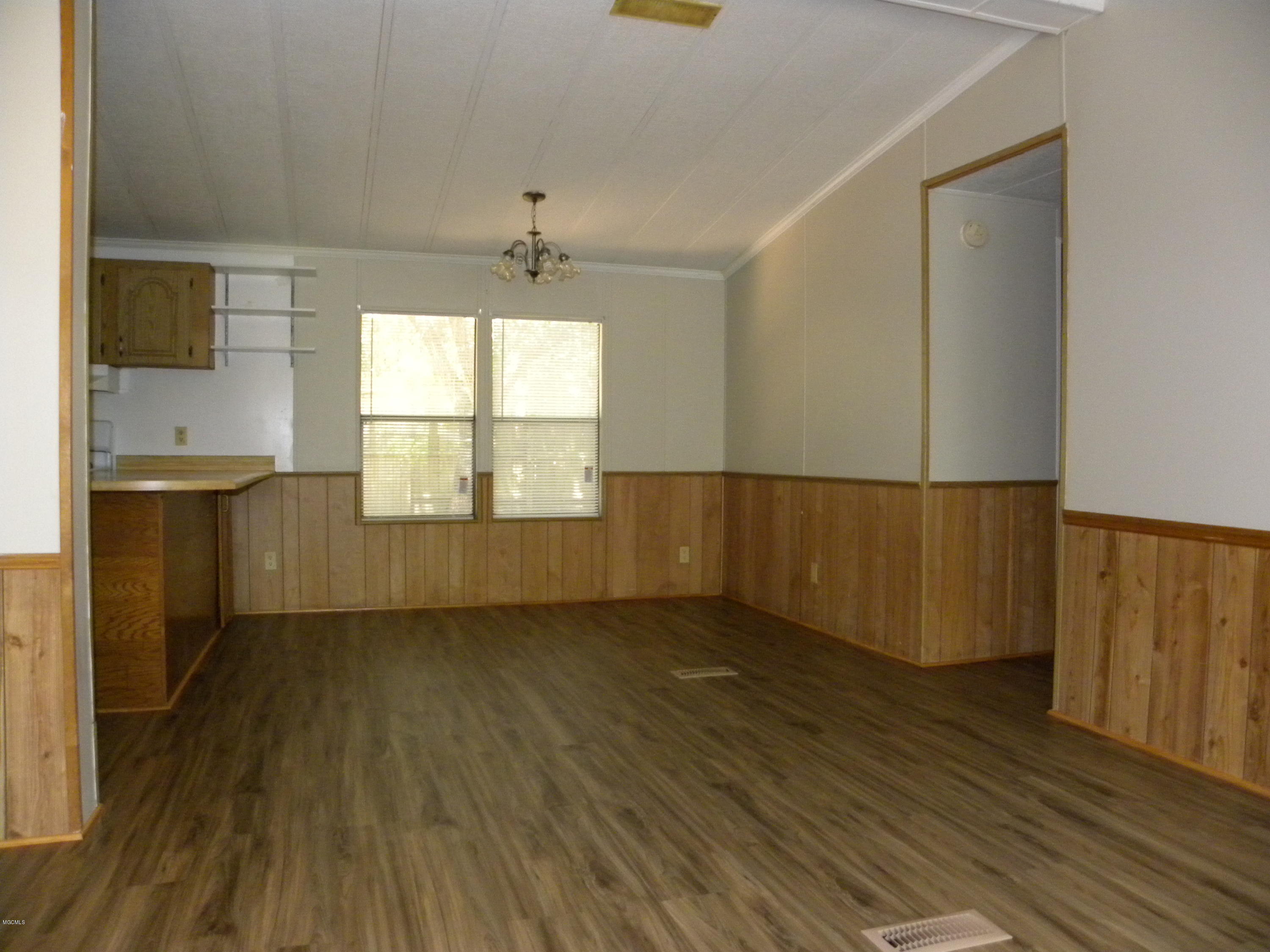 2617 N 16th Street, Ocean Springs, Mississippi image 3