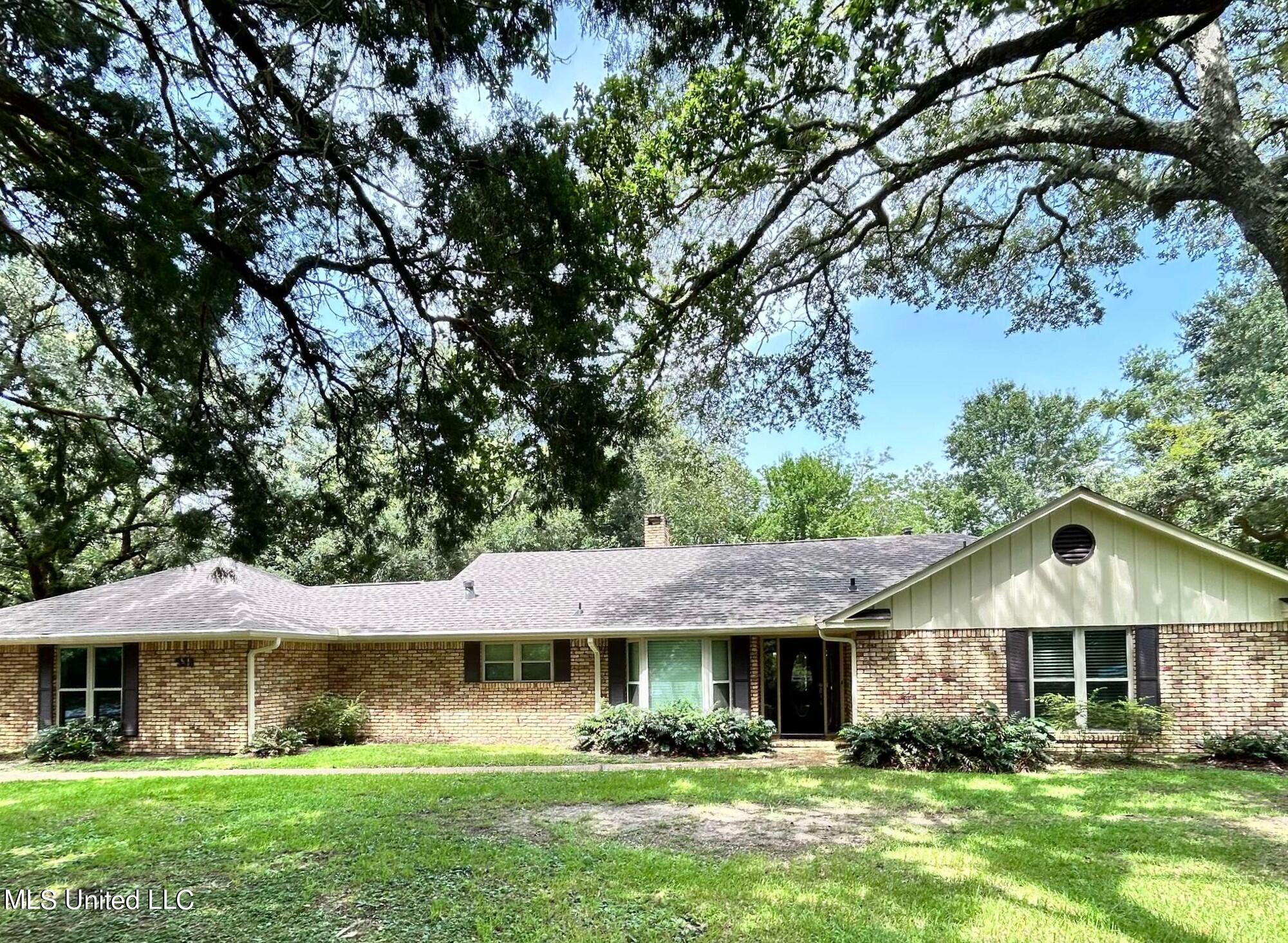 338 Lovers Lane, Ocean Springs, Mississippi image 1